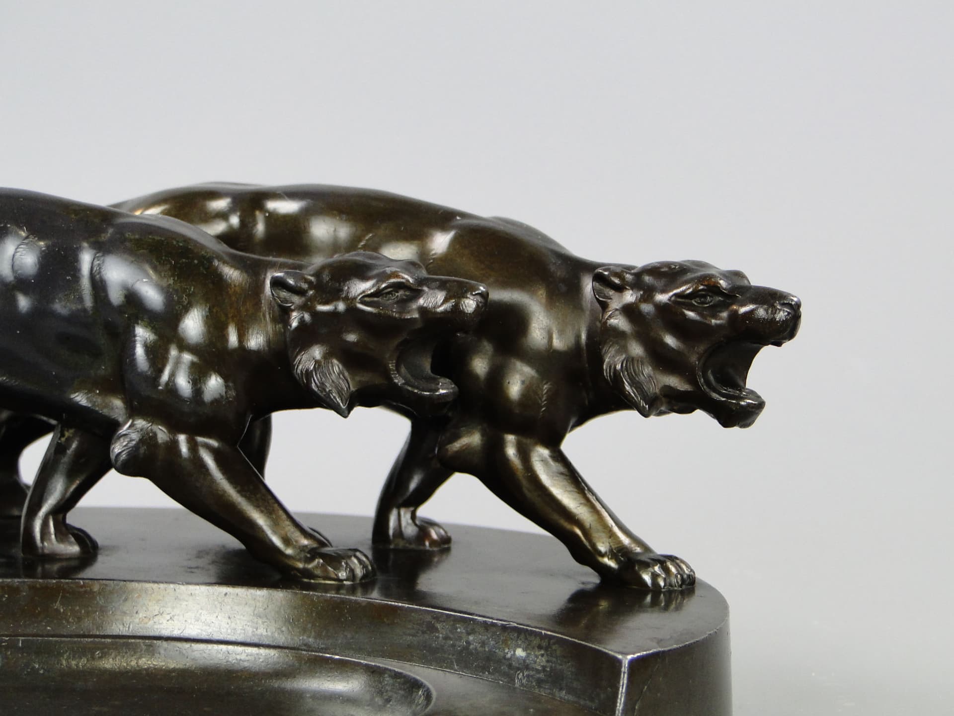 Taca na wizytówki art déco, metal brązowiony, Polska, lata 20. - 44840