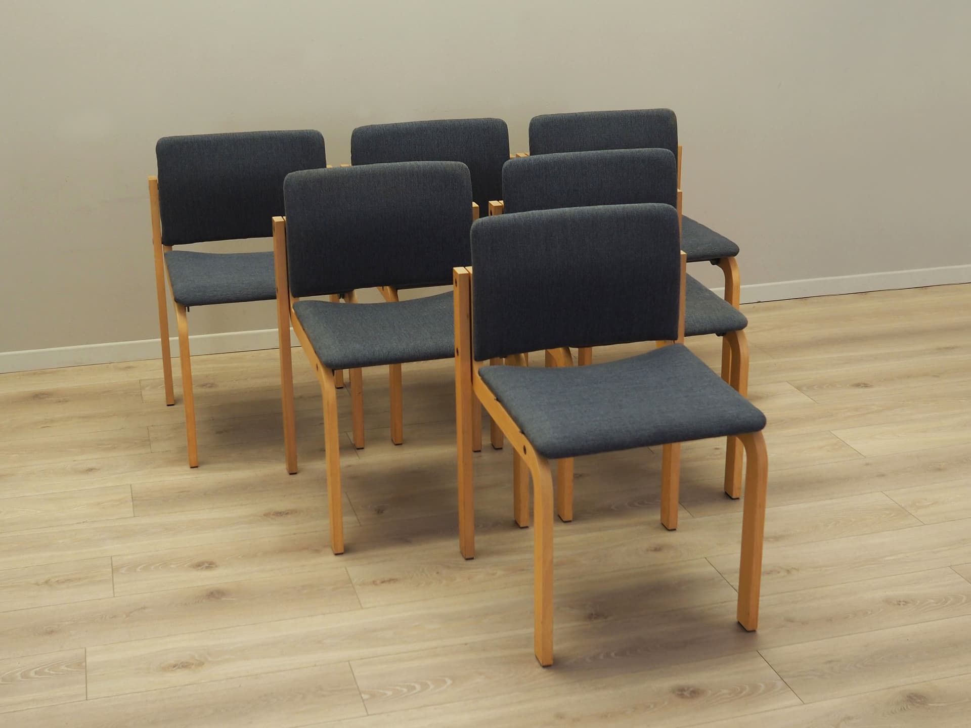 Set of six chairs, graphite, wood, Fritz Hansen, Denmark, 1980s. - 45174