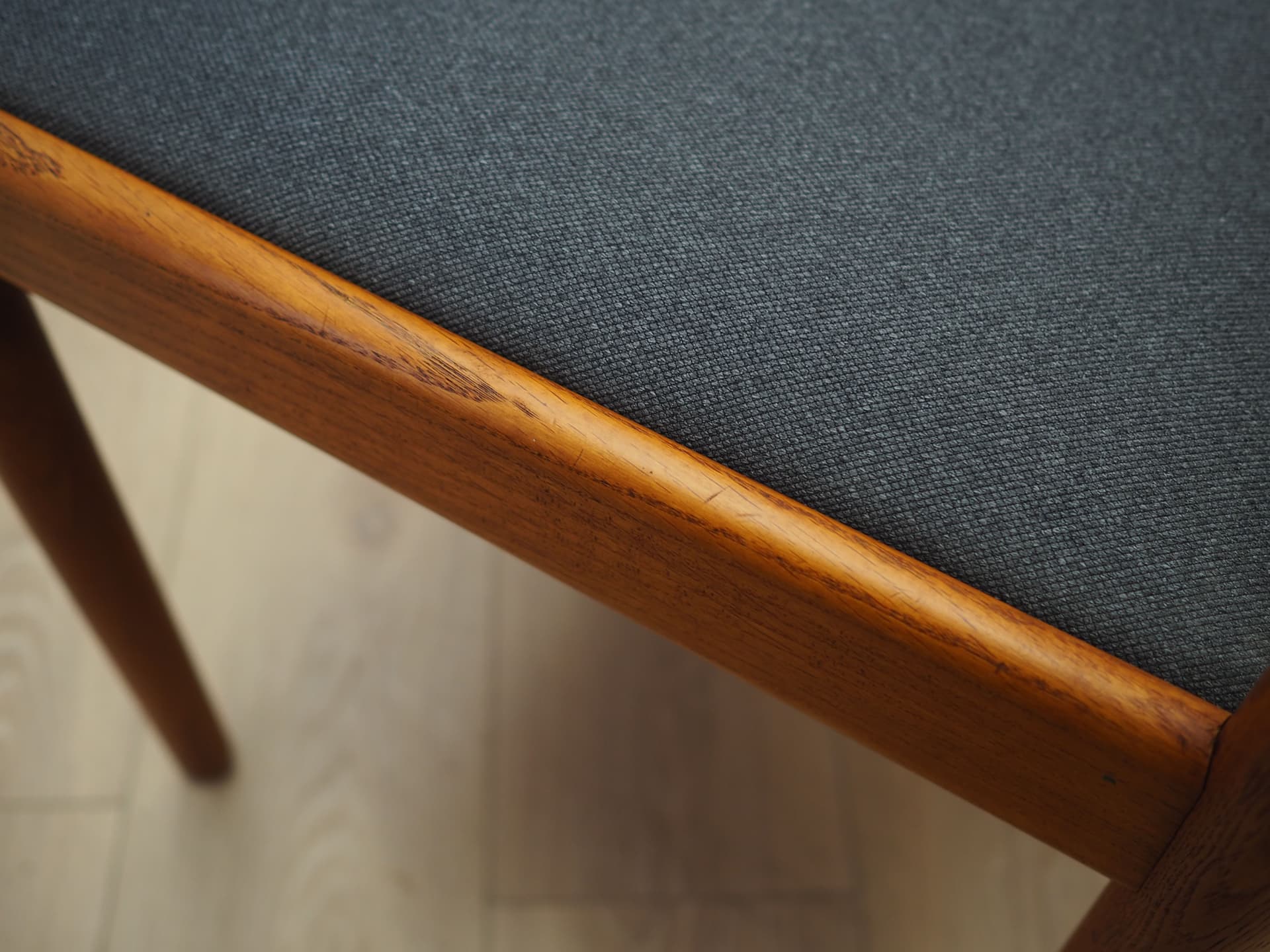 Komplet sześciu krzeseł, teak szary, proj. P. M. Volther, Dania, lata 70. - 49722