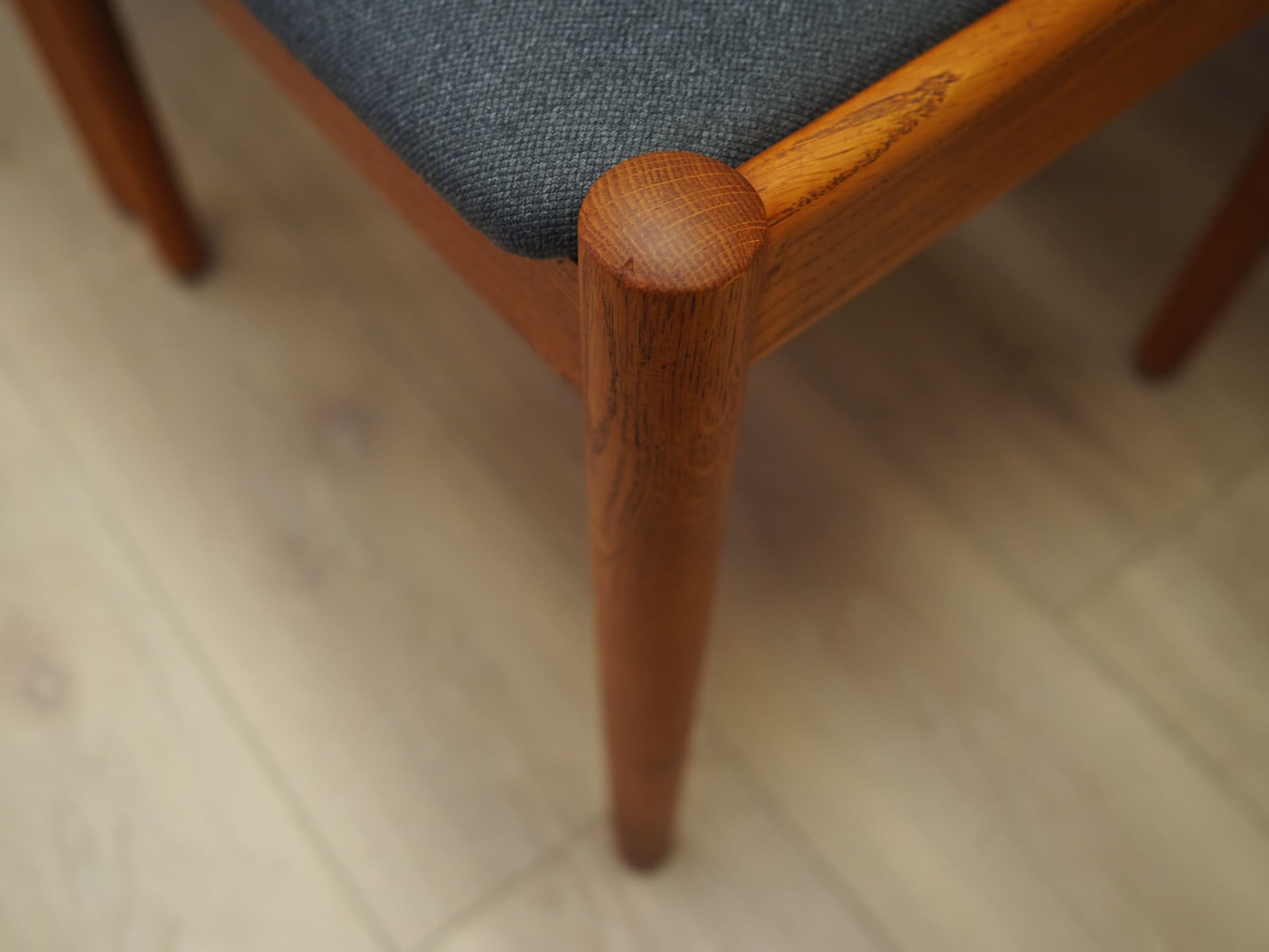 Komplet sześciu krzeseł, teak szary, proj. P. M. Volther, Dania, lata 70. - 45165