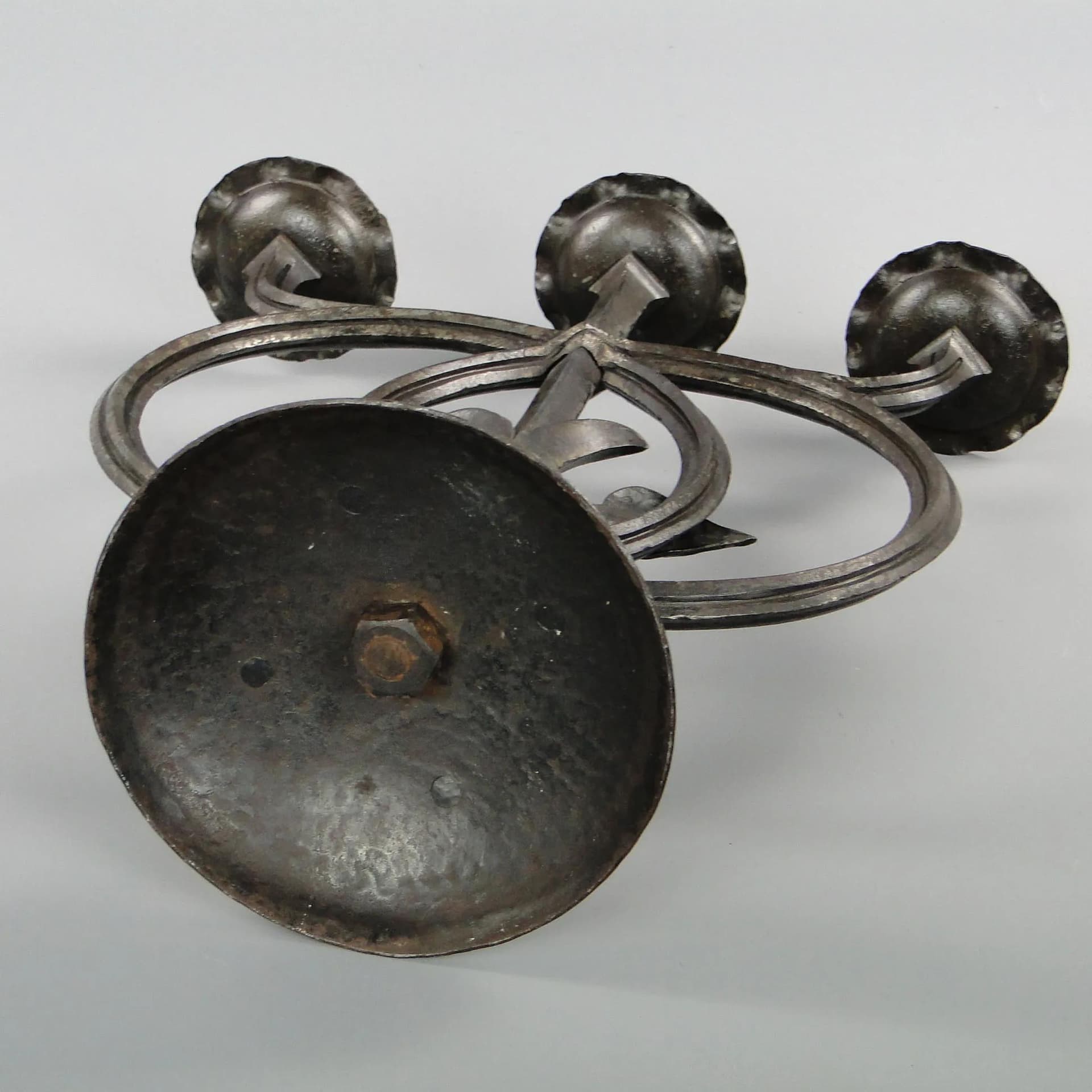 Świecznik secesyjny, stal szara, Polska, lata 30. - 45292