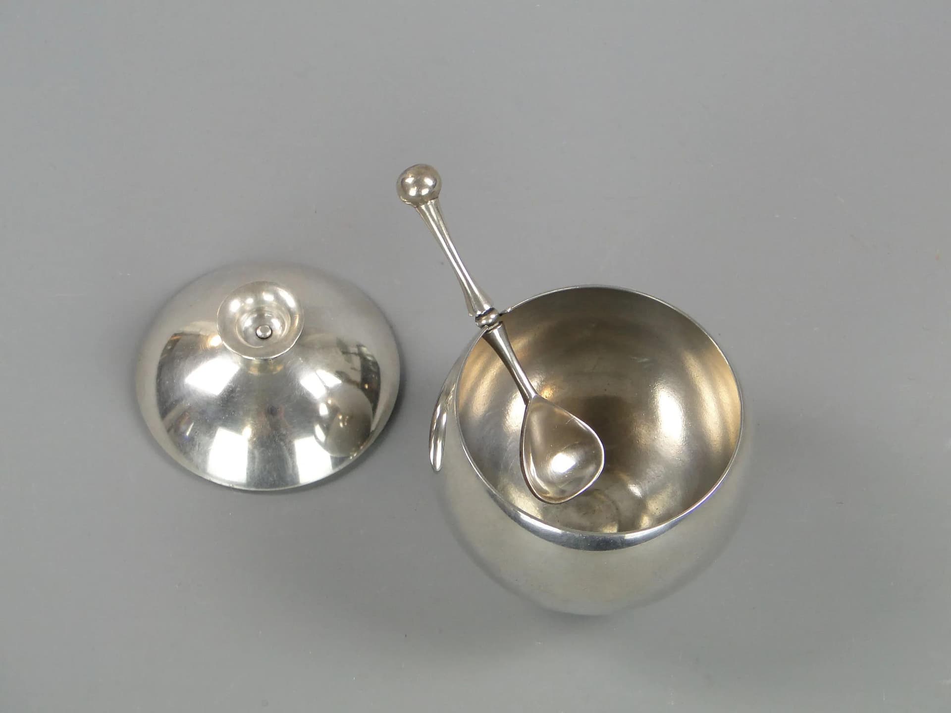 Cukiernica Łódź, srebrny mosiądz, proj. A. Szadkowski, Polska, lata 70. - 45263