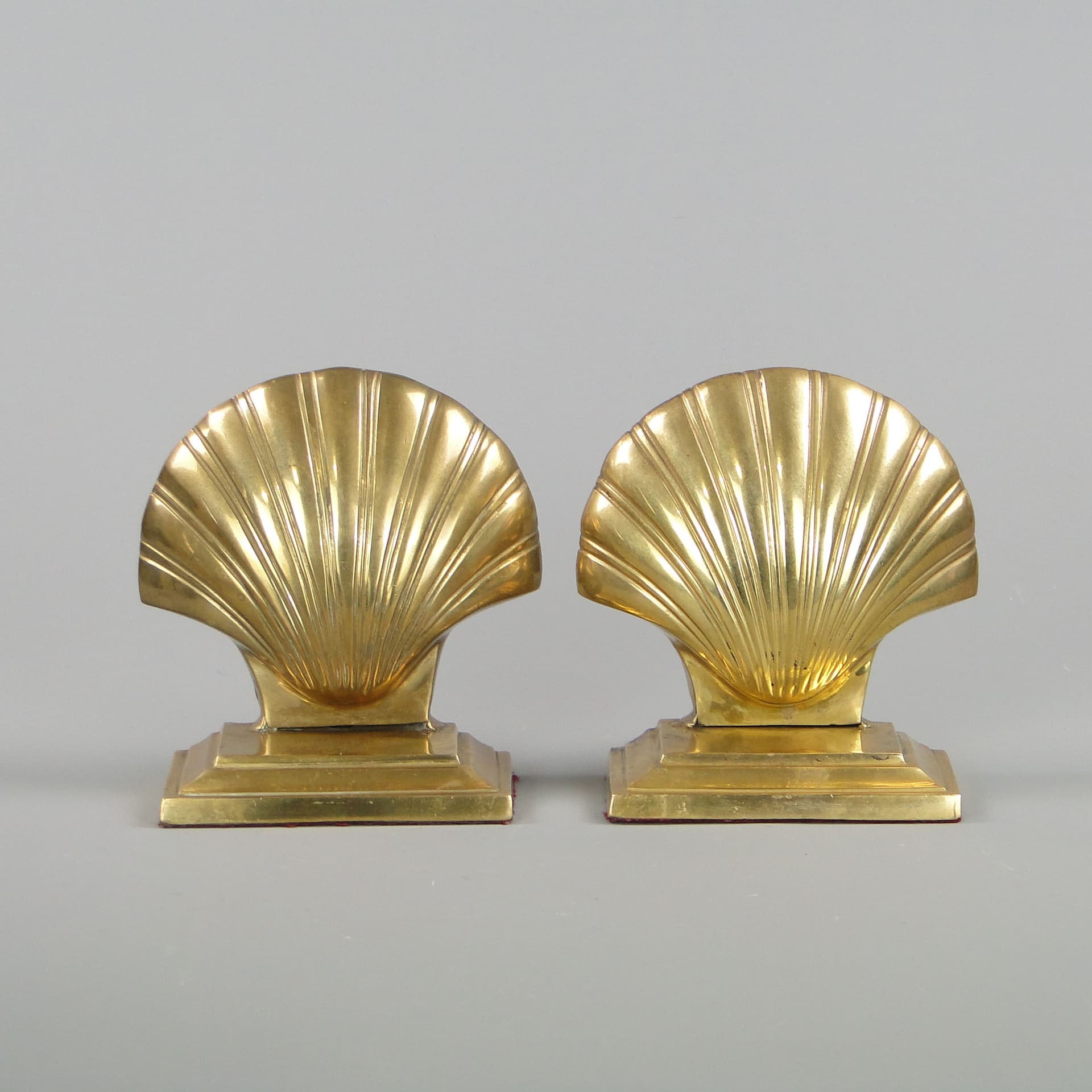 Para podpórek do książek, muszle, mosiądz złoty, La Maison Jansen, Francja, lata 60. - 45510