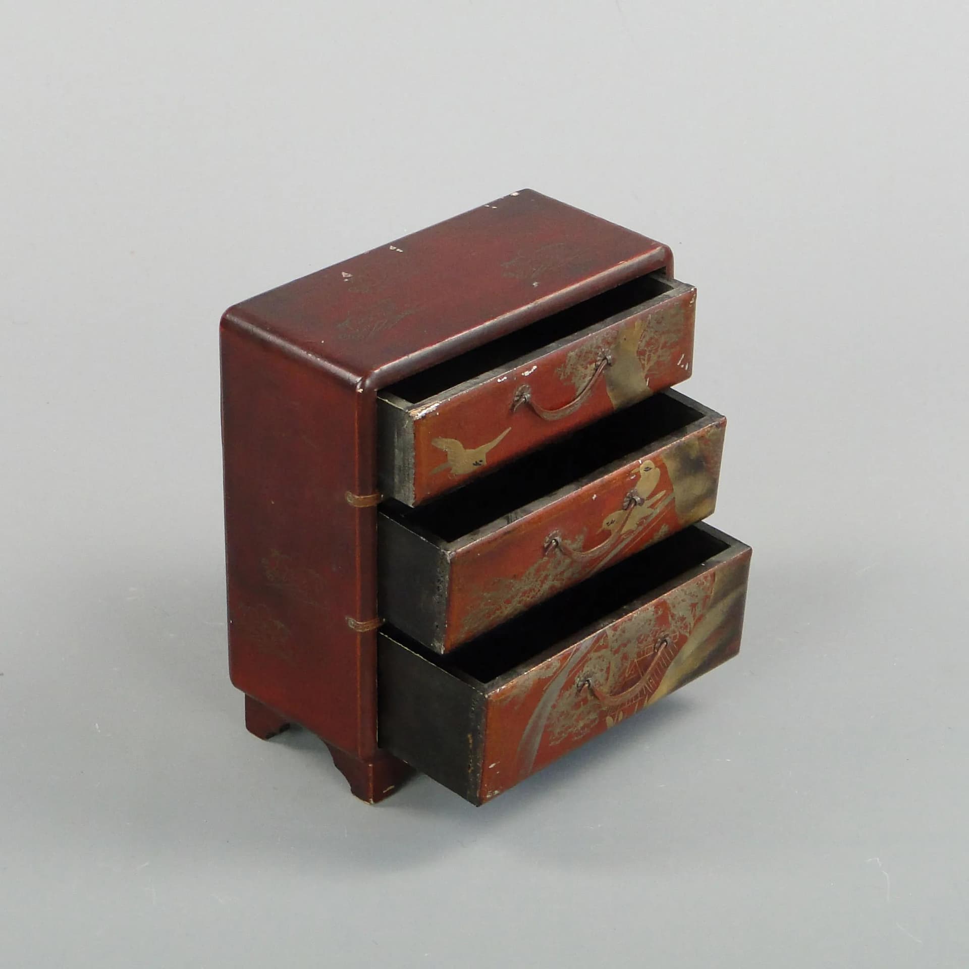 Sepet, epoka Meiji, brązowo-czerwony, drewno lakierowane, Japonia, początek XX w. - 45505