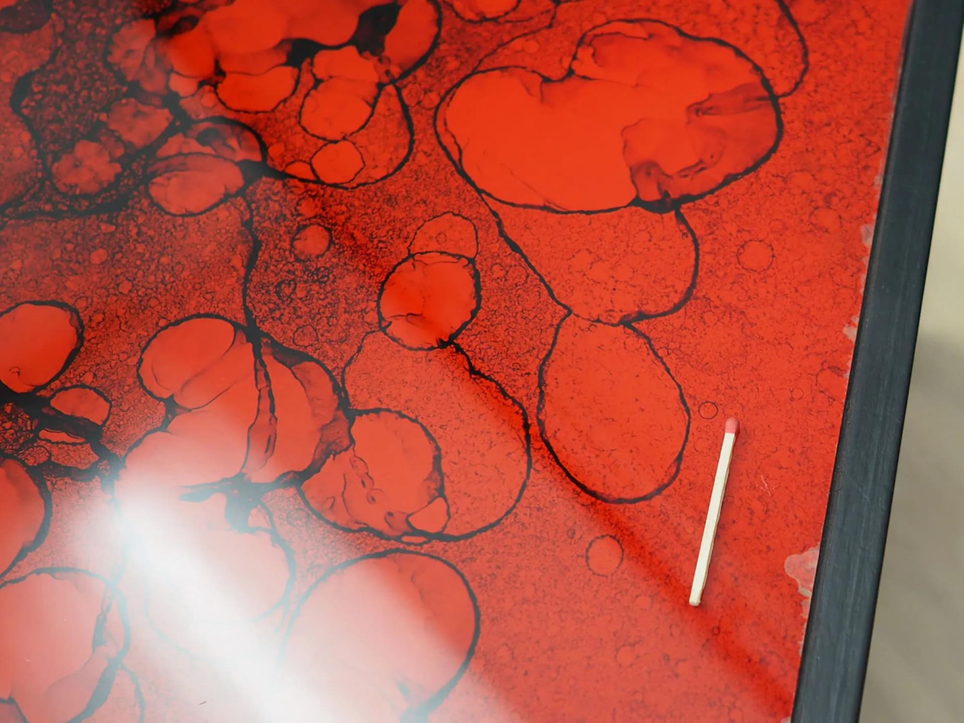 Stolik kawowy, maroon szkło, drewno czarny, aluminium, proj. J. Rene, Dania, lata 70. - 45429