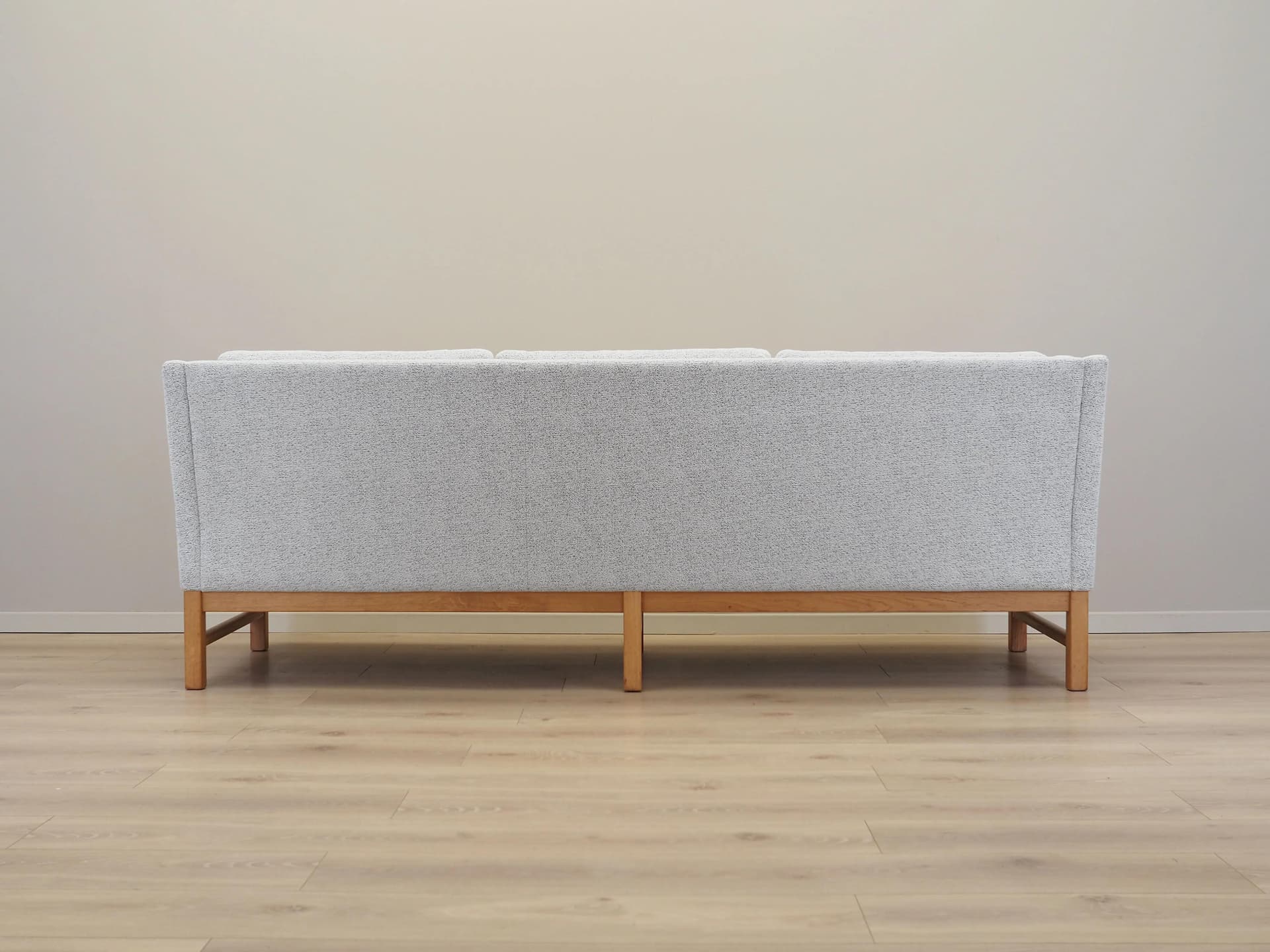 Sofa trzyosobowa, dąb, tkanina szara, Erik Jørgensen Møbelfabrik, Dania, lata 70. - 45377