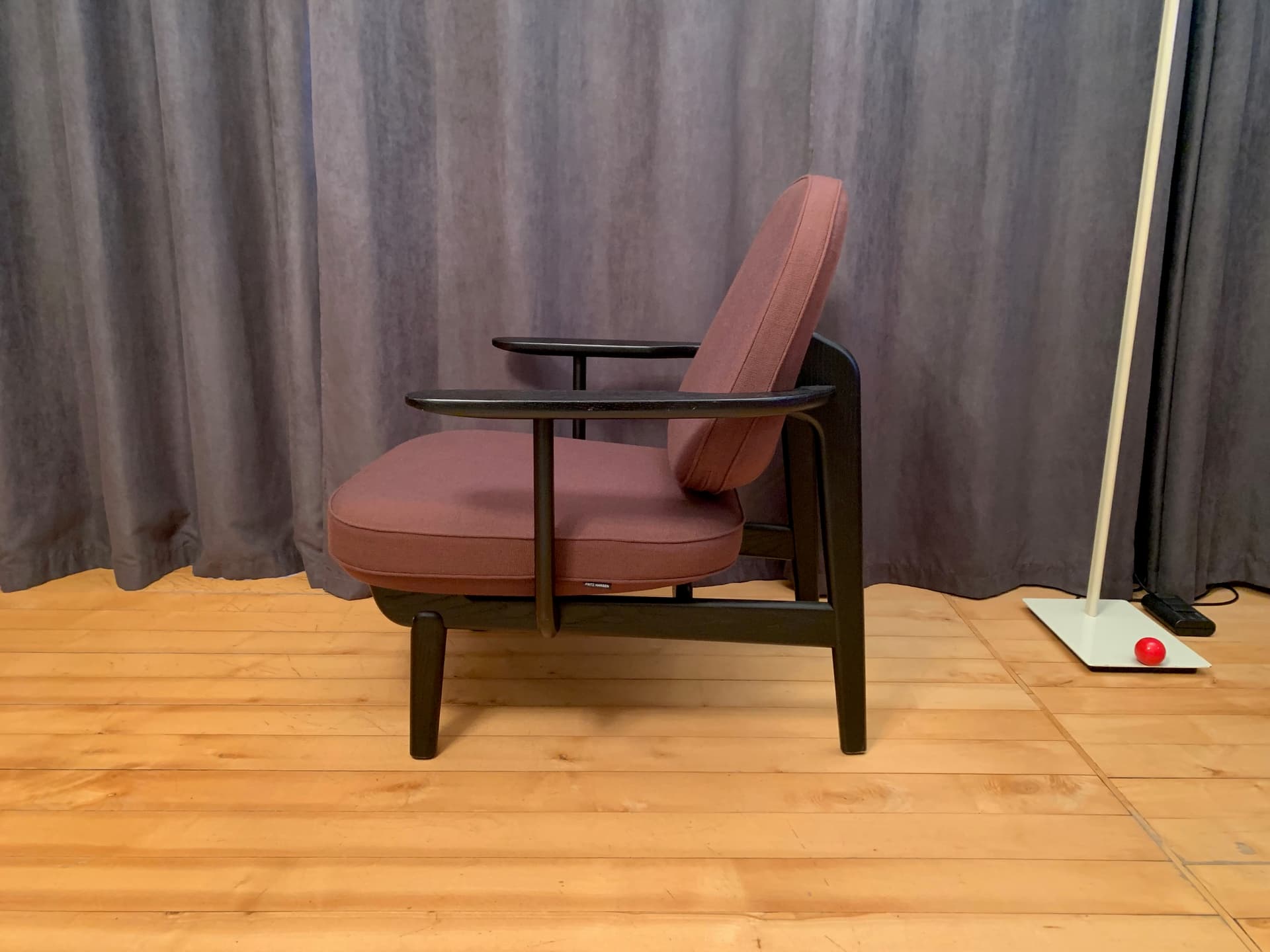 Armchair Fred, pink, black-brown ash, by J. Hayon, Fritz Hansen, Denmark - 45587