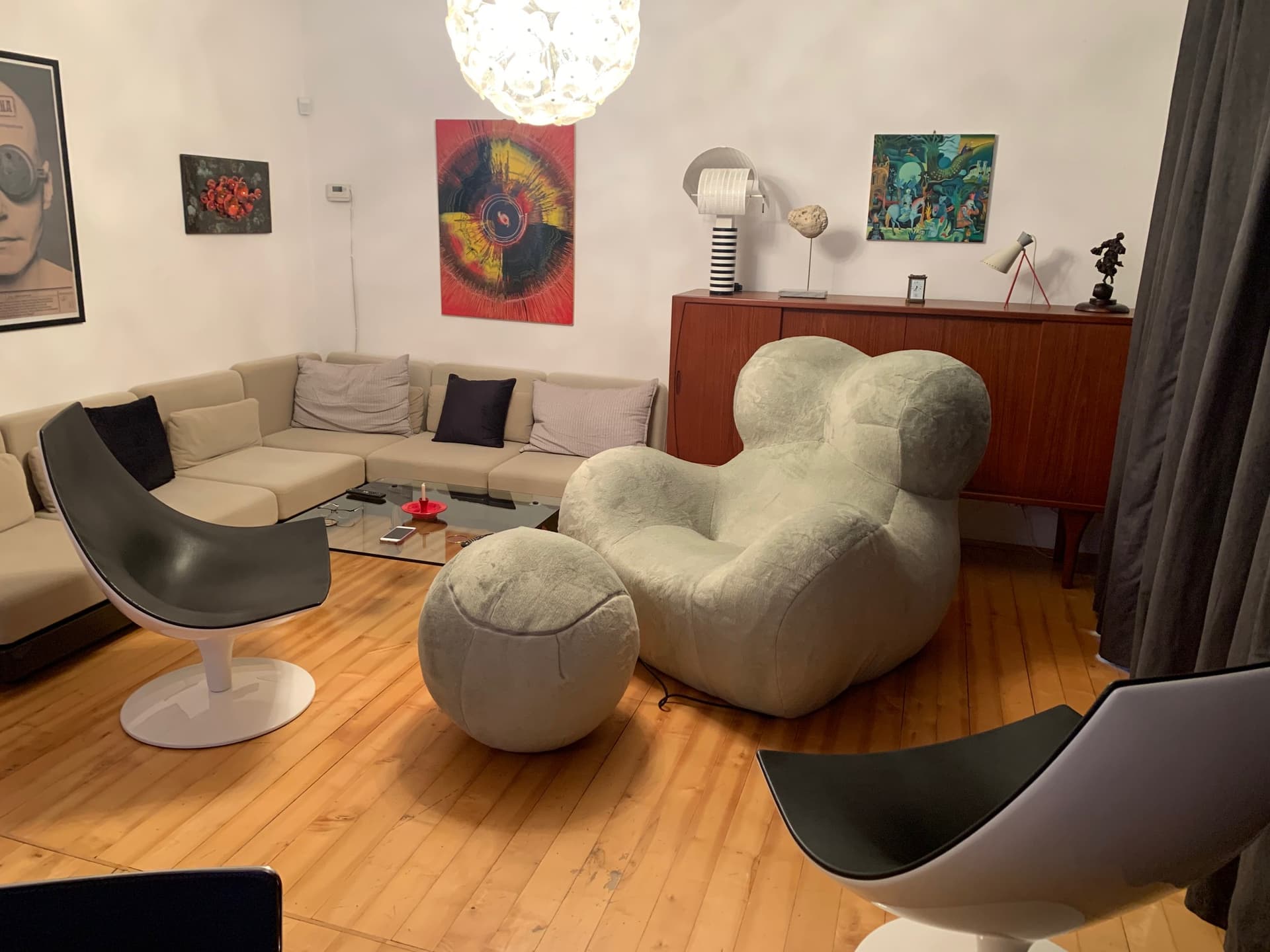 Armchair Big Mama, beige velvet, by G. Pesce, B&B Italia, Italy - 45630