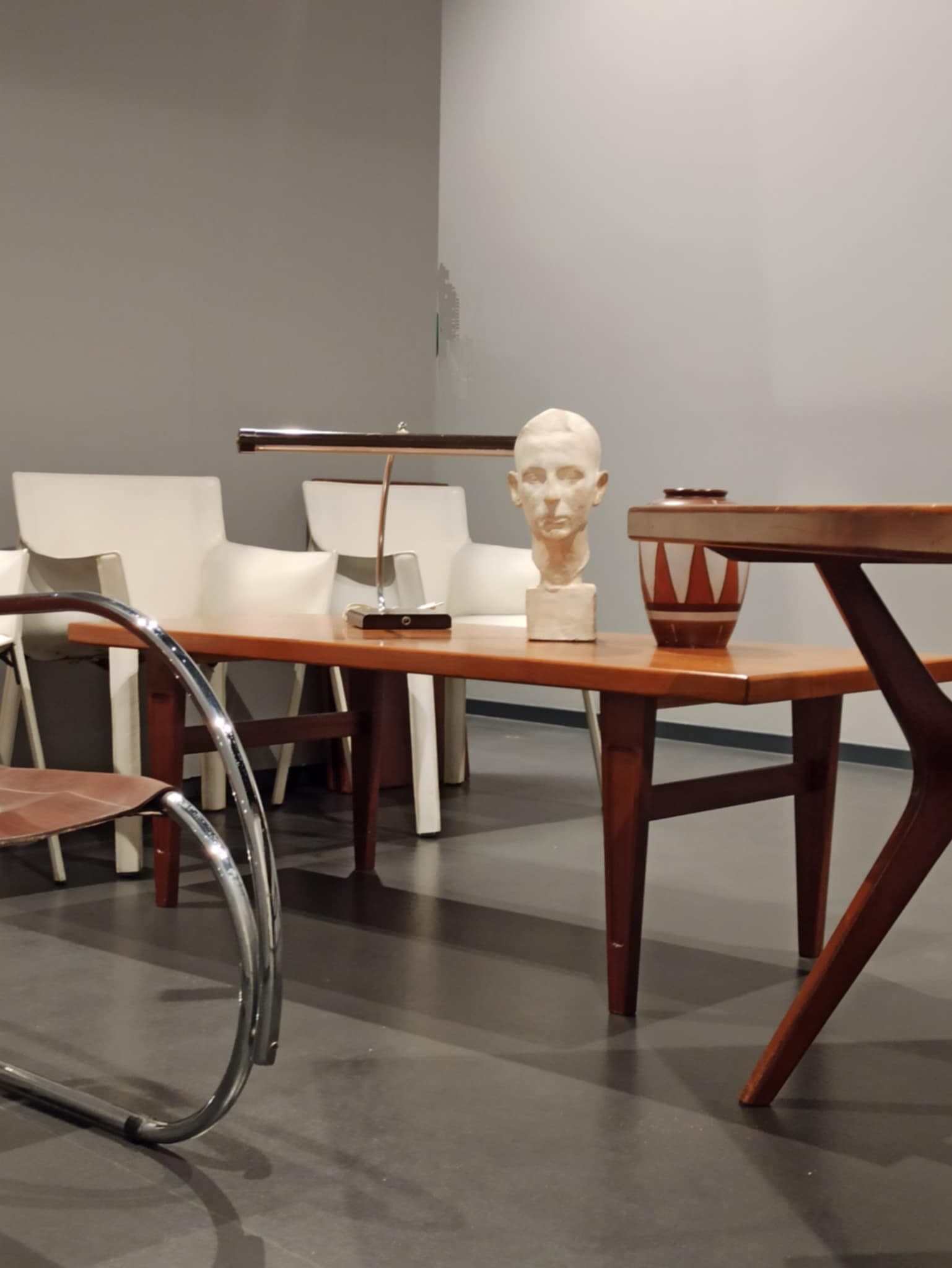 Armchair P90, white leather, by G. Vegni, FASEM, Italy, 1990s. - 45714