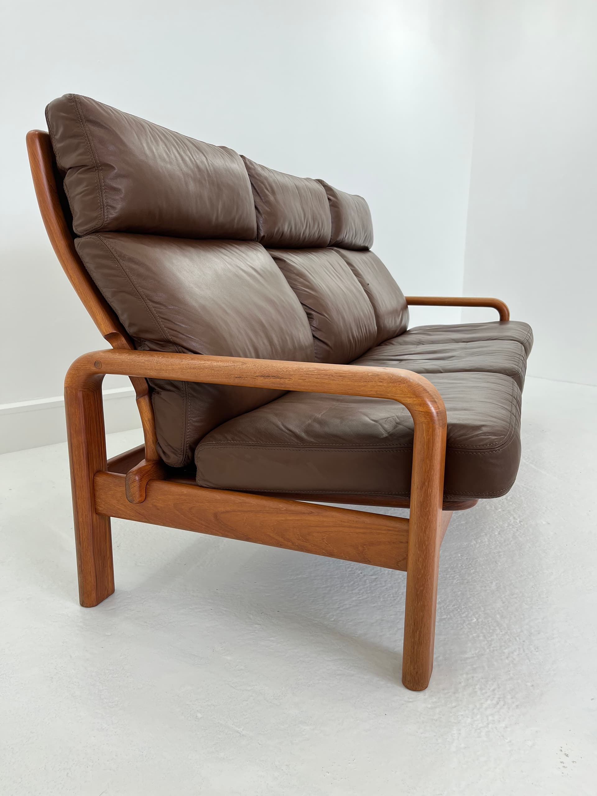 Sofa, skóra brązowa, teak, proj. H. Olsen, Dania, lata 70. - 45961