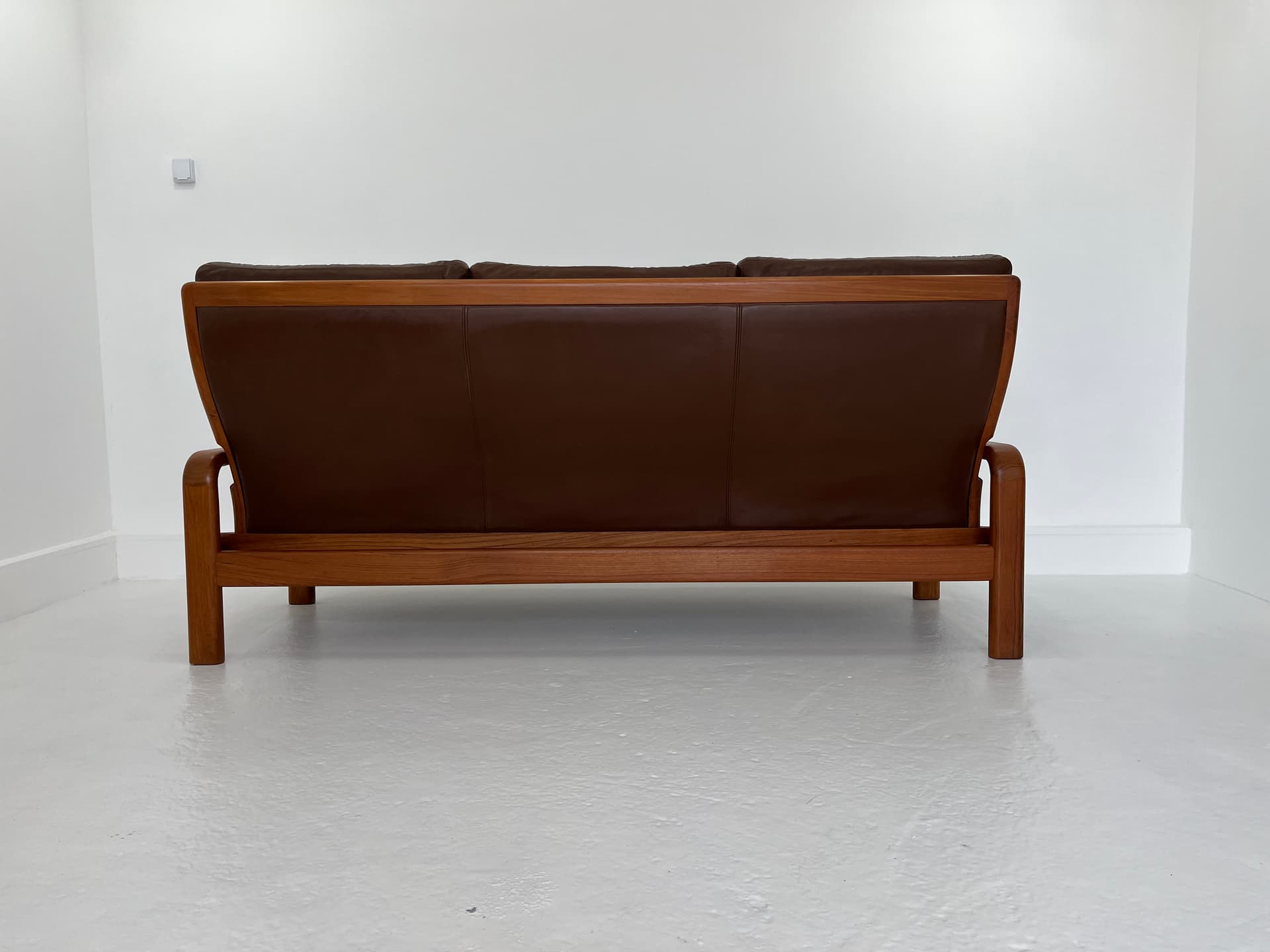 Sofa, skóra brązowa, teak, proj. H. Olsen, Dania, lata 70. - 45966