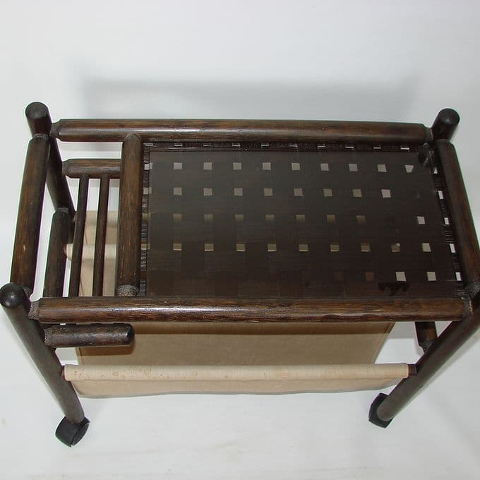 Stolik boczny z funkcją gazetnika, drewno brązowy ciemny, szkło, tkanina, Polska, lata 70. - 46620