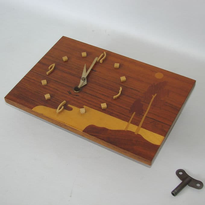 Zegar ścienny MAJAK, złoty, metal, ZSRR, lata 70. - 46552