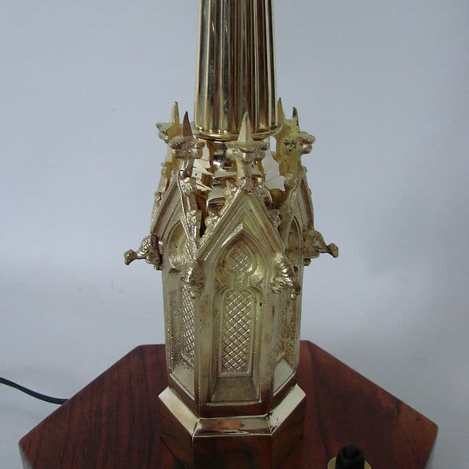 Desk lamp, golden brass, opaline glass, wood, 1920s. - 46484