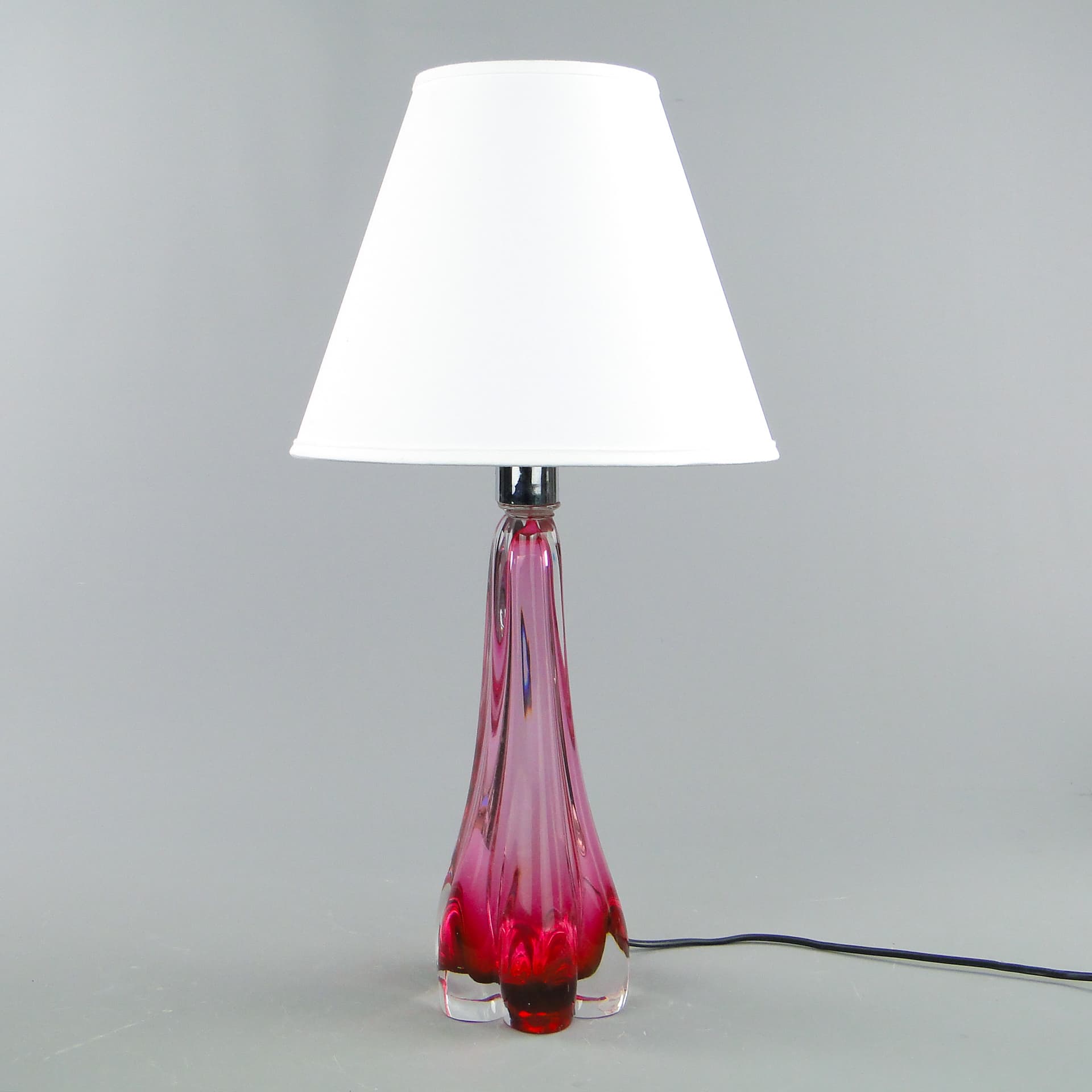 Lampa stołowa, szkło różowy, Val St Lambert, Belgia, lata 60. - 47016