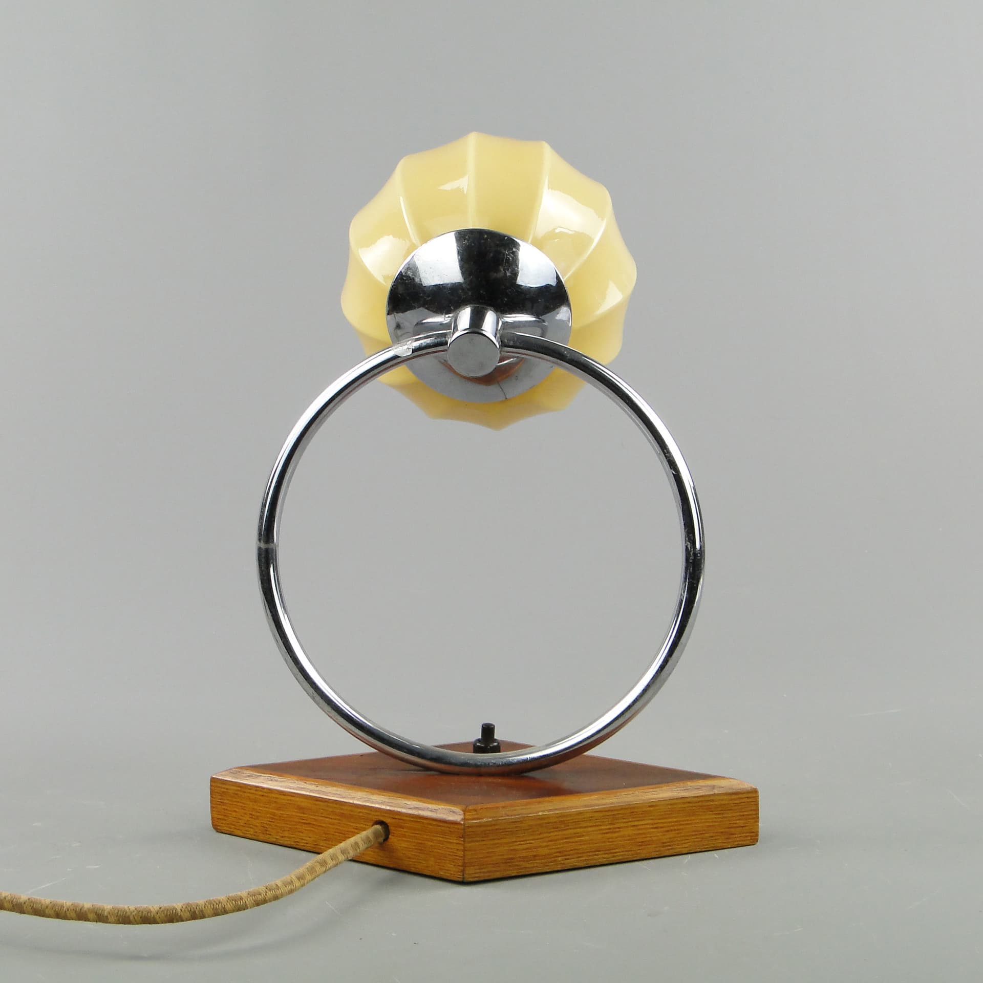 Lampa stołowa Art déco, szkło żółte, stal chromowana, mahoń, Polska, lata 30. - 47047