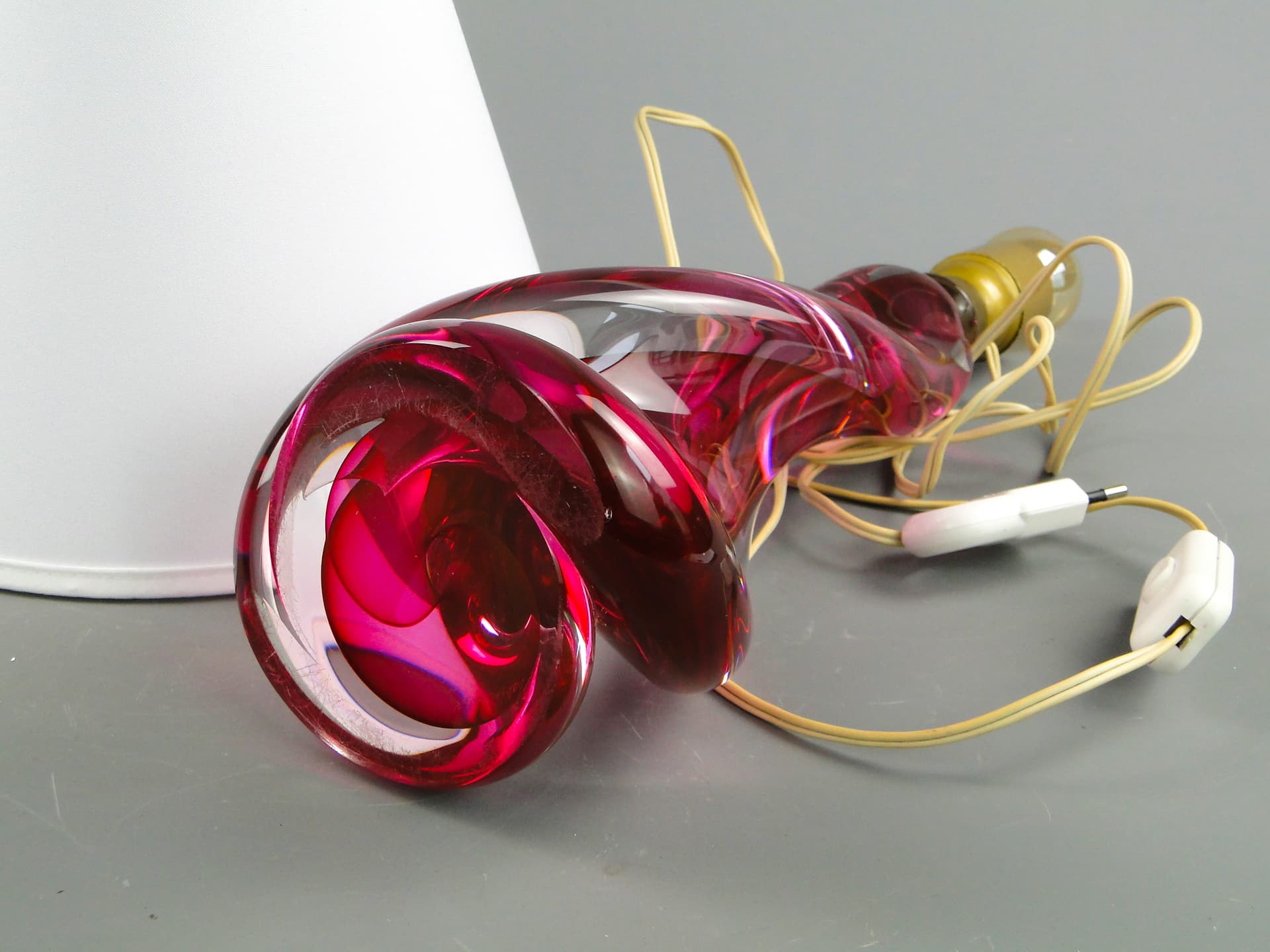 Lampa stołowa, szkło różowy, Val St Lambert, Belgia, lata 60. - 47180