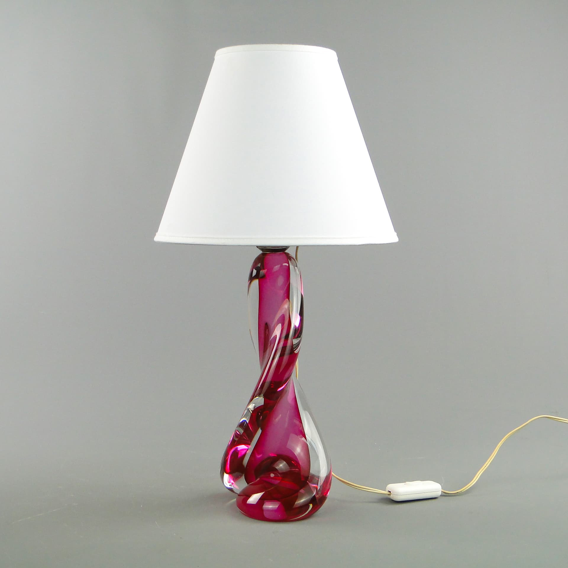 Lampa stołowa, szkło różowy, Val St Lambert, Belgia, lata 60. - 47176