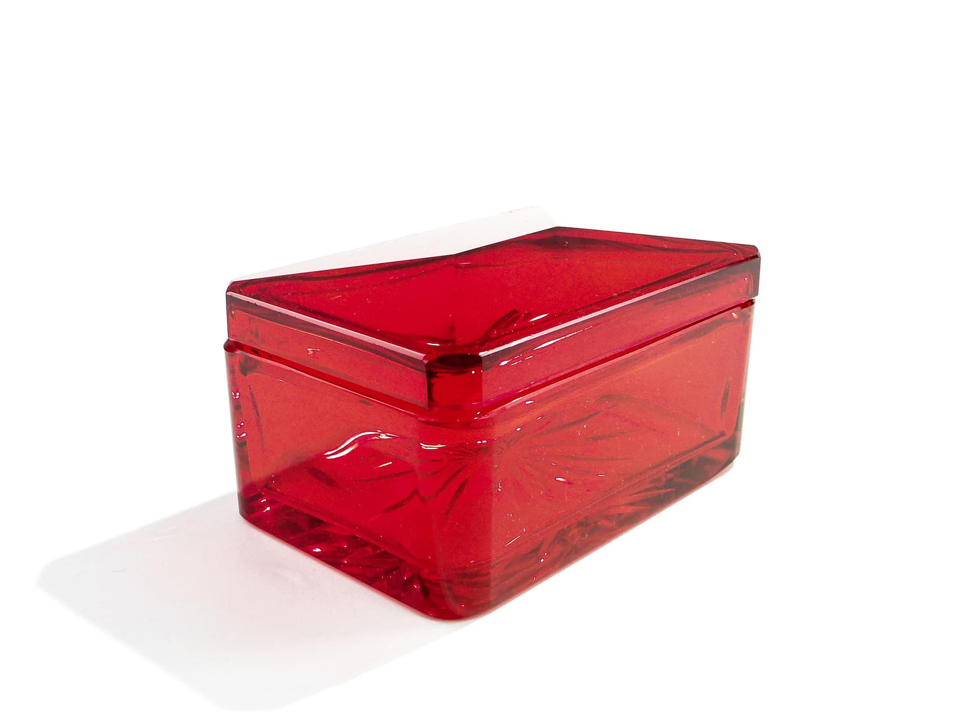 Decorative box, Art Deco, red crystal glass, Czechoslovakia, 1920s. - 47517