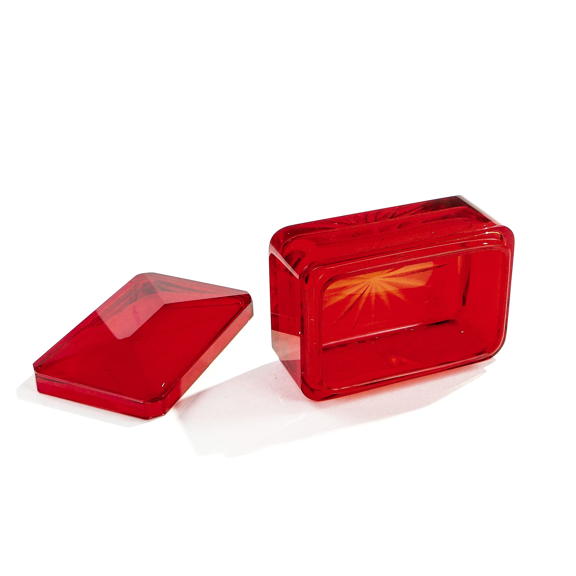 Decorative box, Art Deco, red crystal glass, Czechoslovakia, 1920s. - 47516