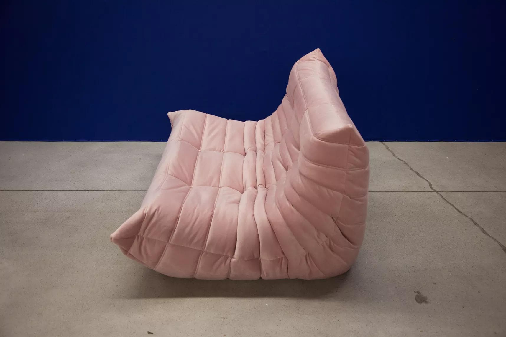 Sofa Togo dwuosobowa, velvet różowy jasny - 51153