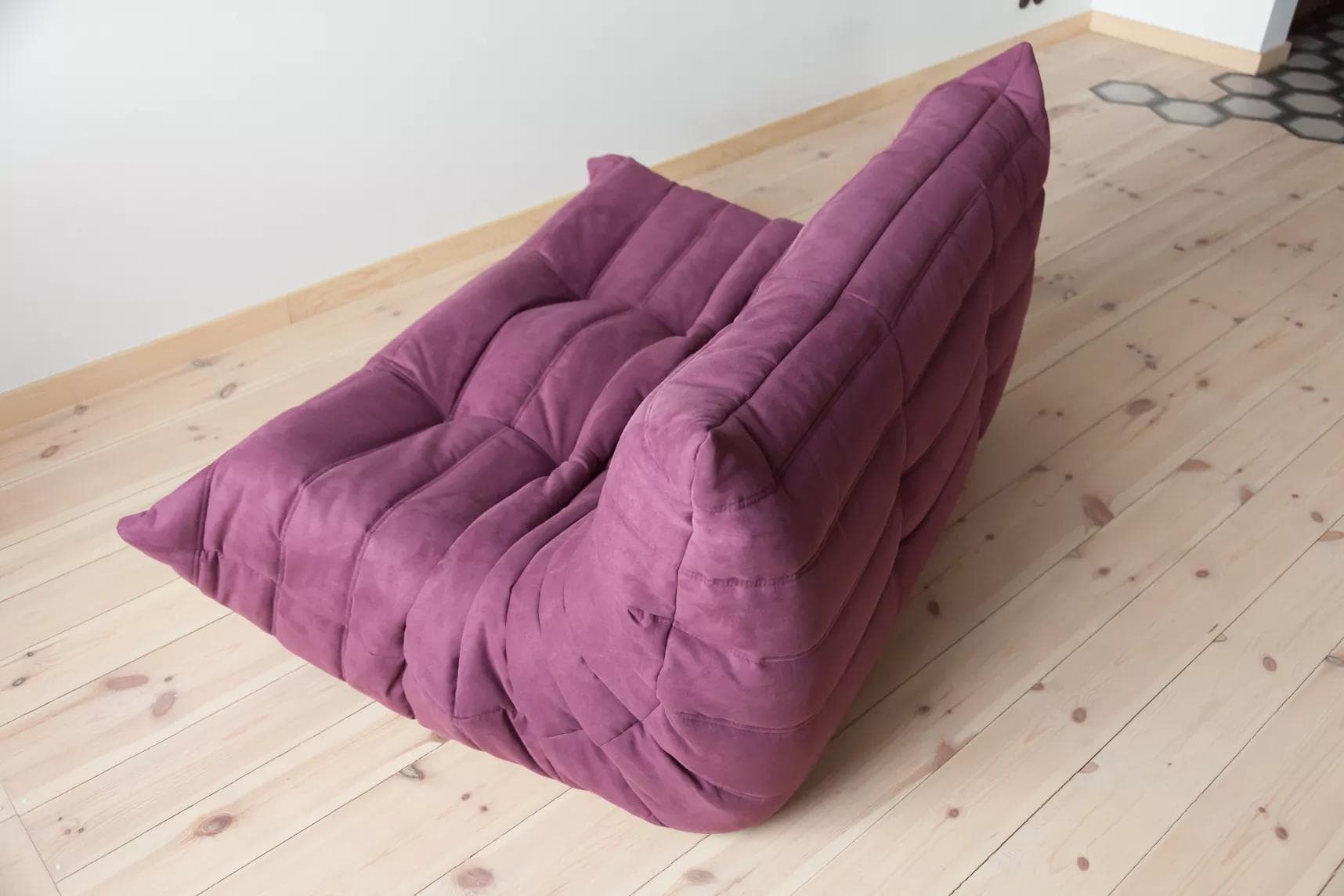 Sofa Togo dwuosobowa, mikrofibra bakłażan - 51115