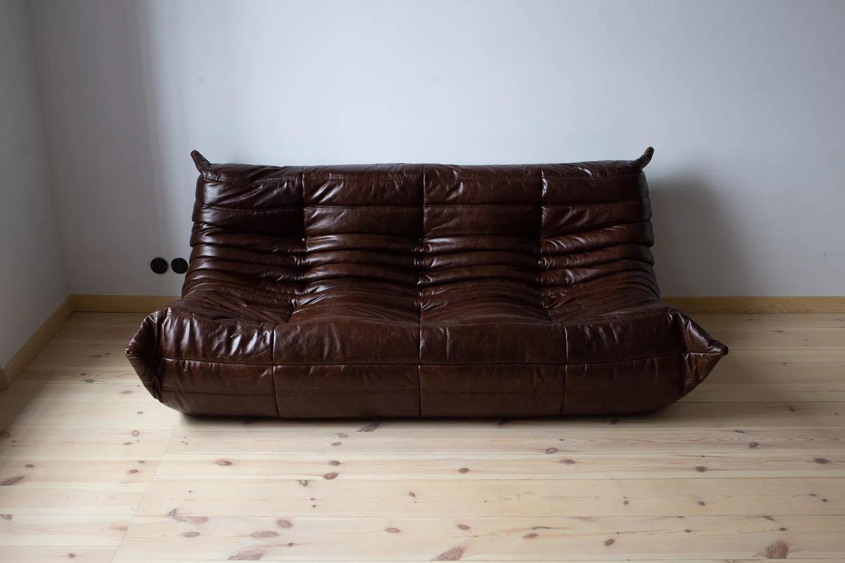 Sofa Togo trzyosobowa, skóra brązowa dark shiny - 52251