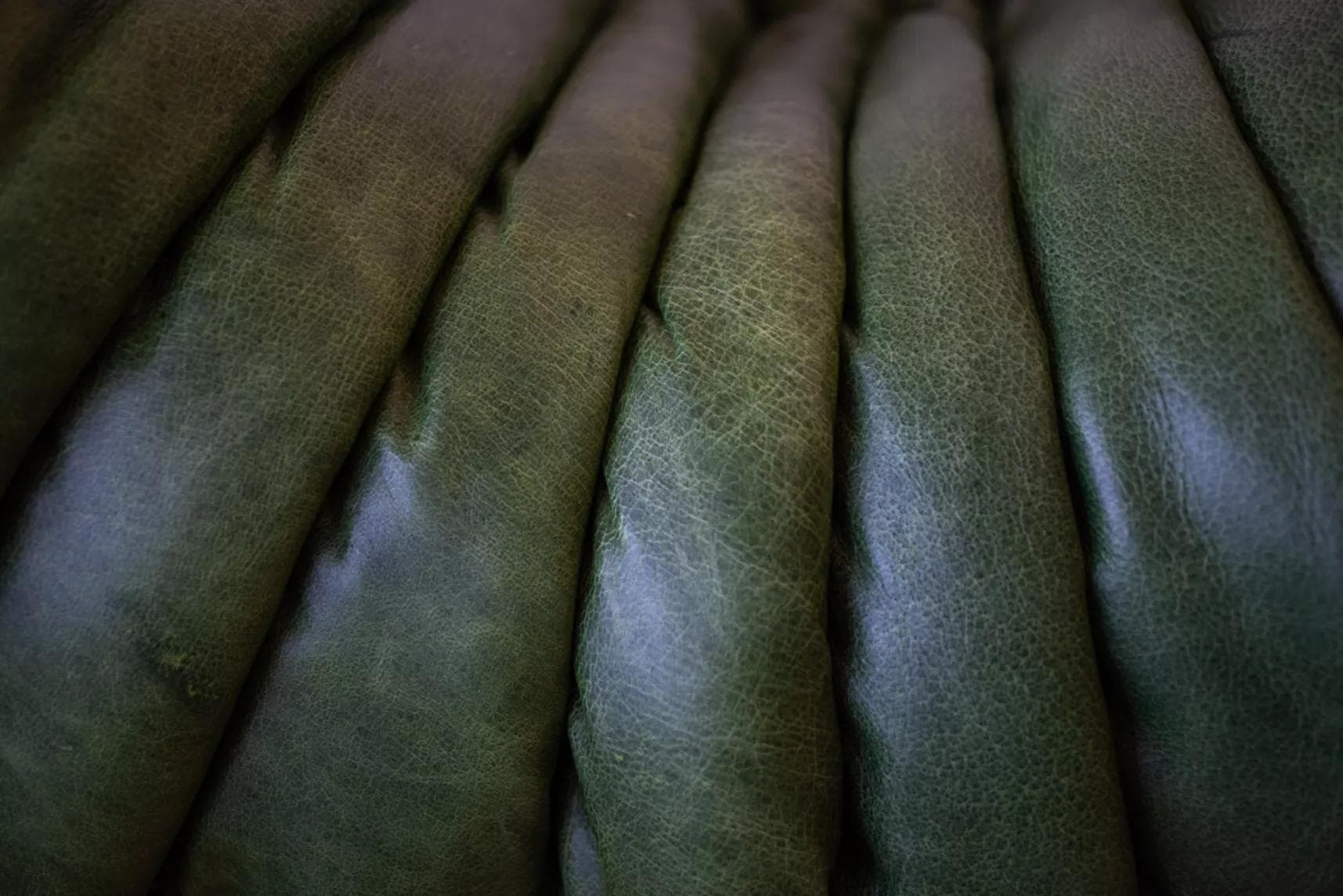 Sofa Togo trzyosobowa, skóra zielona dubai - 52129