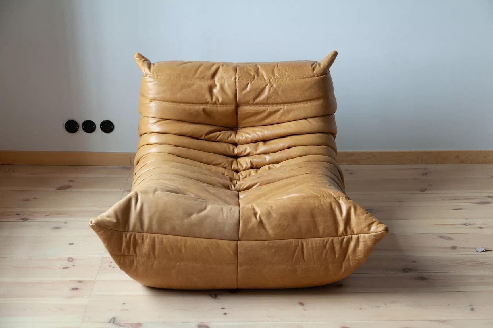 Fotel wypoczynkowy Togo z podnóżkiem, skóra brązowa camel - 51962