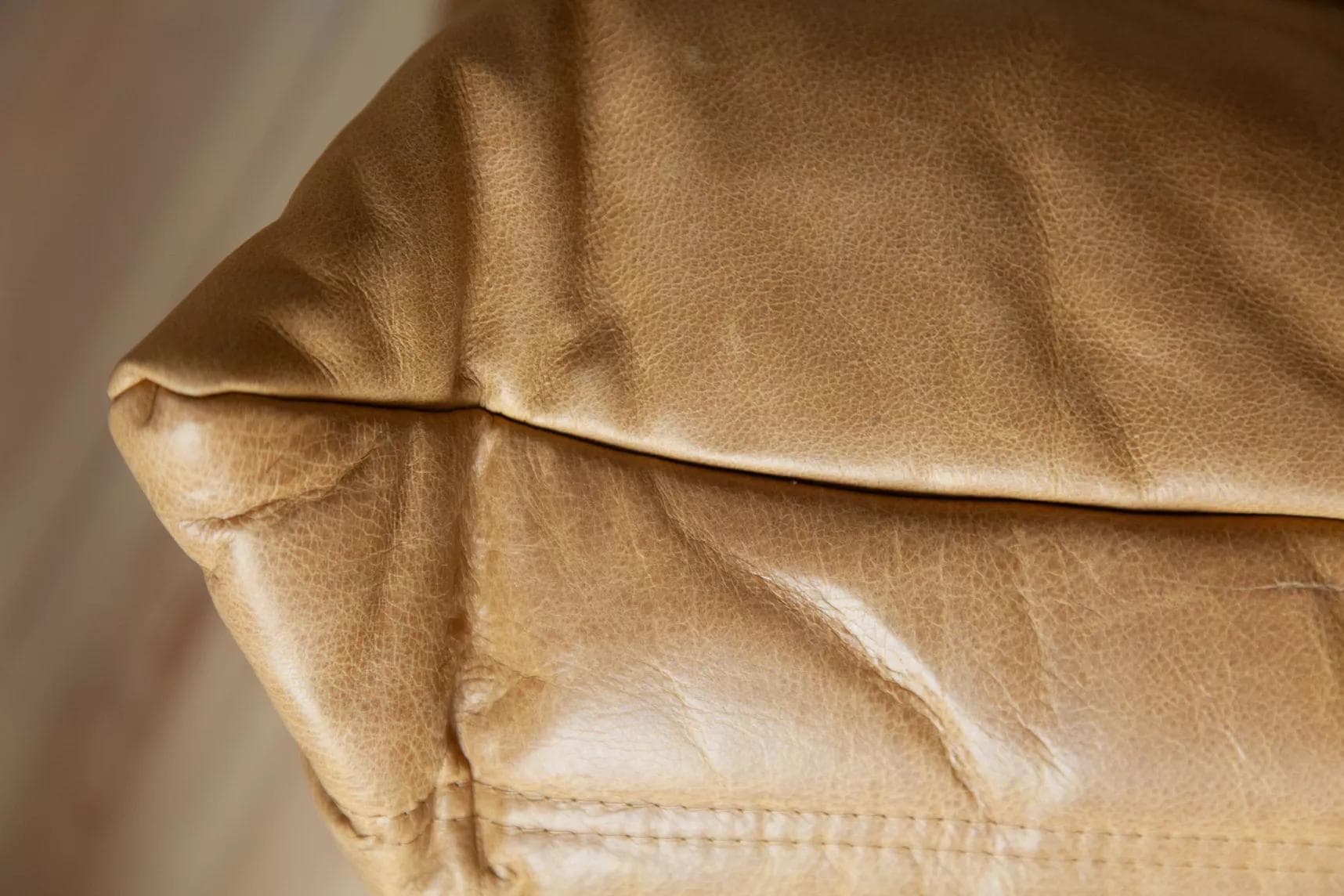 Fotel wypoczynkowy Togo, skóra brązowa camel - 51806