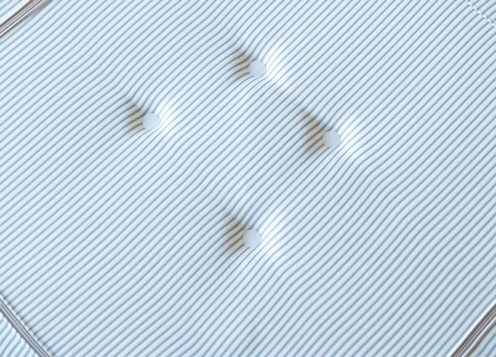 Podnóżek Togo, skóra biała madras - 51753