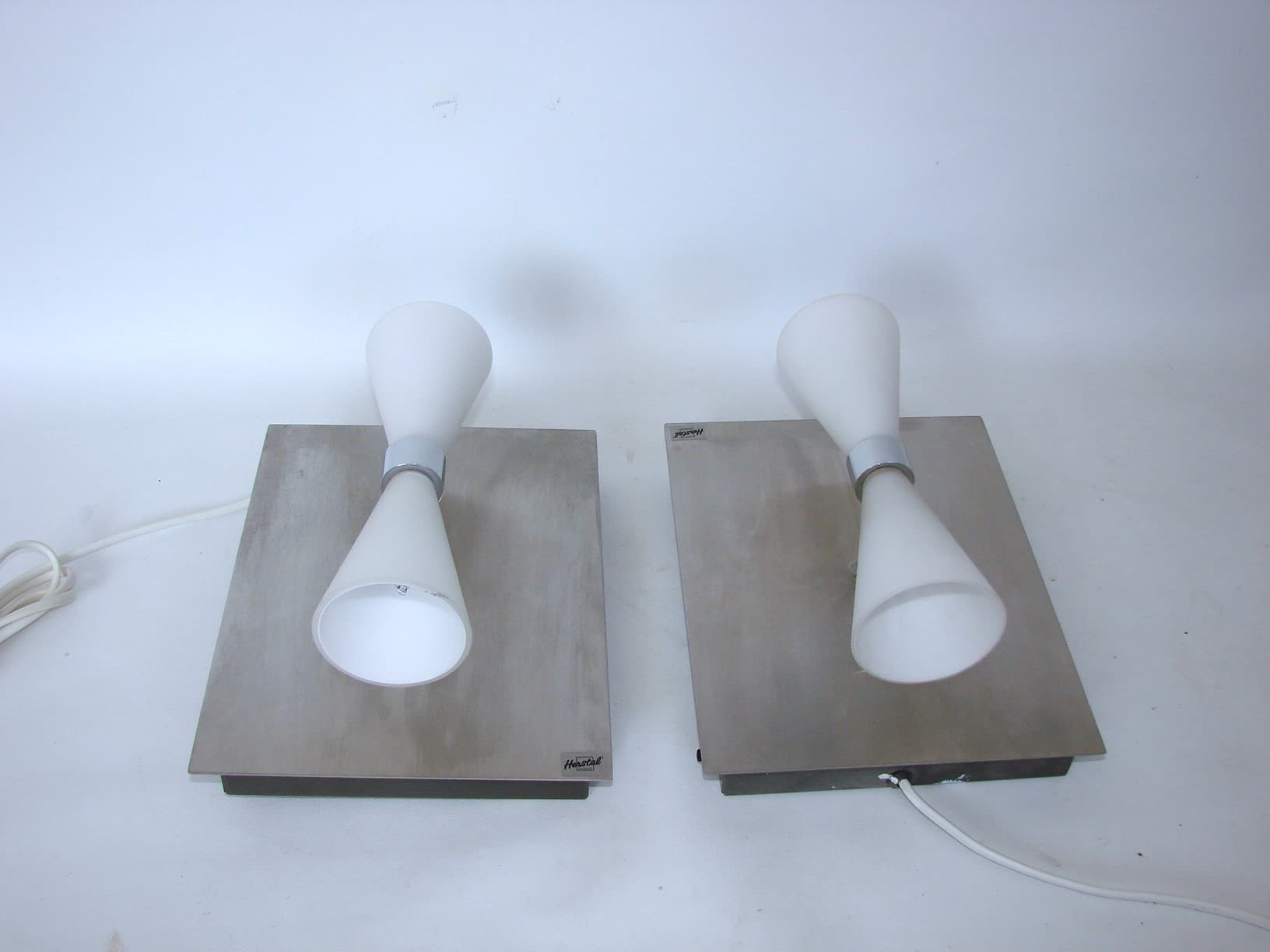 Para kinkietów HERSTAL Modern, srebrny, stal szczotkowana, szkło satynowe, lata 2000 - 52281