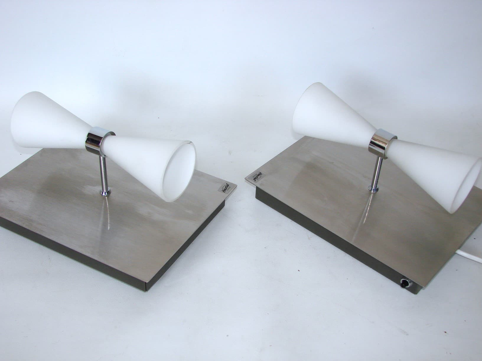 Para kinkietów HERSTAL Modern, srebrny, stal szczotkowana, szkło satynowe, lata 2000 - 52278