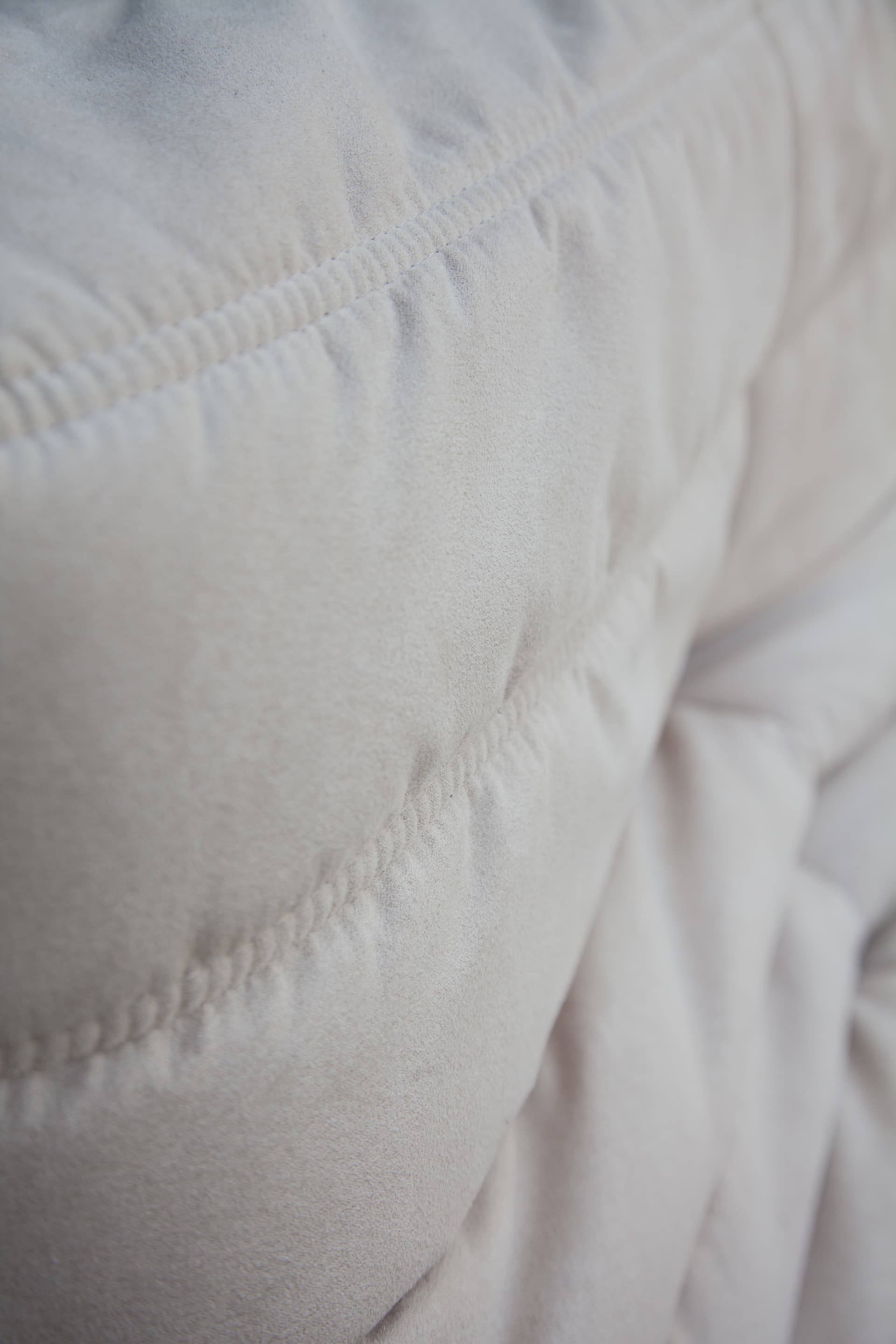 Sofa Togo dwuosobowa, mikrofibra off-white - 52420