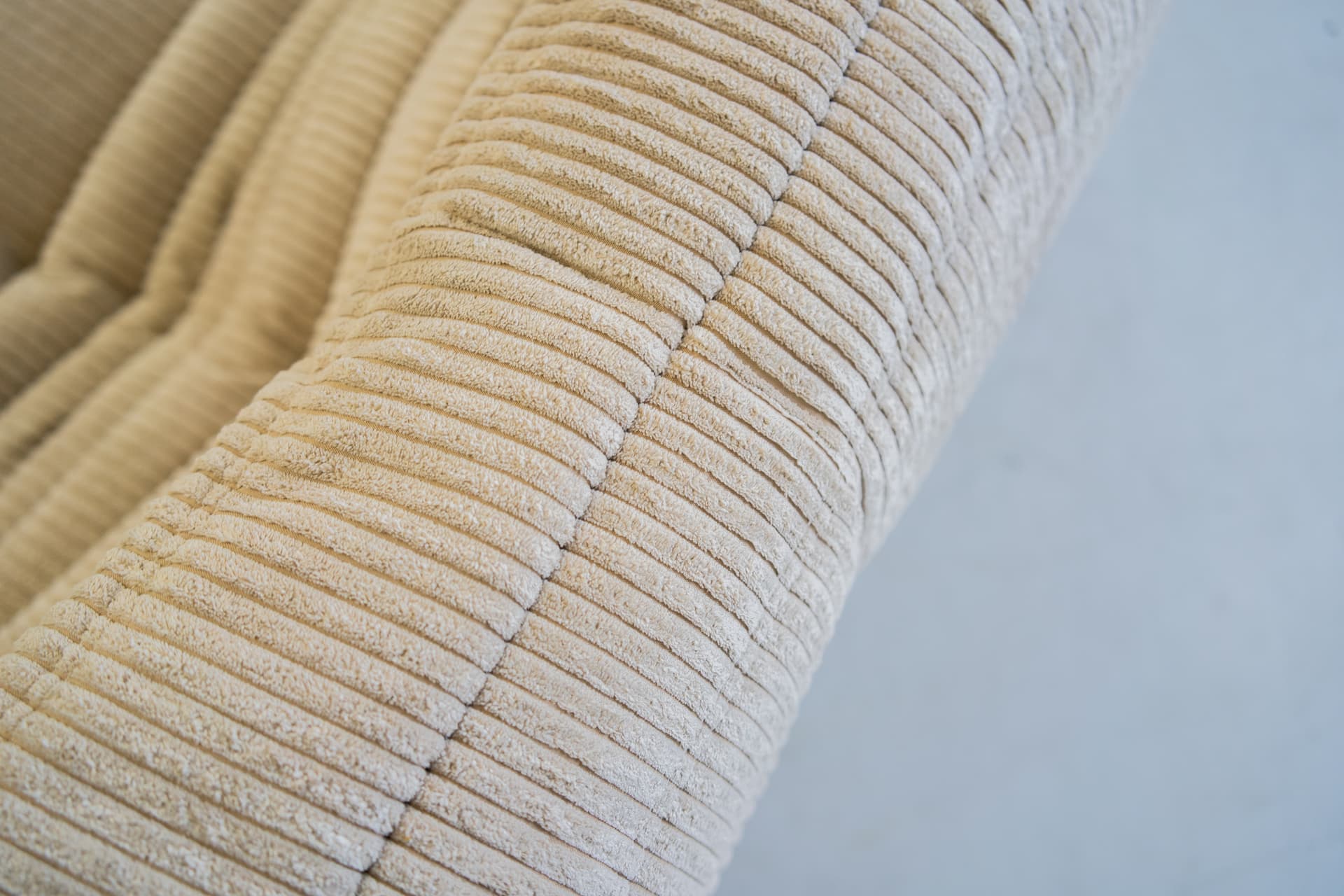 Sofa Togo dwuosobowa, cord beżowy - 52518