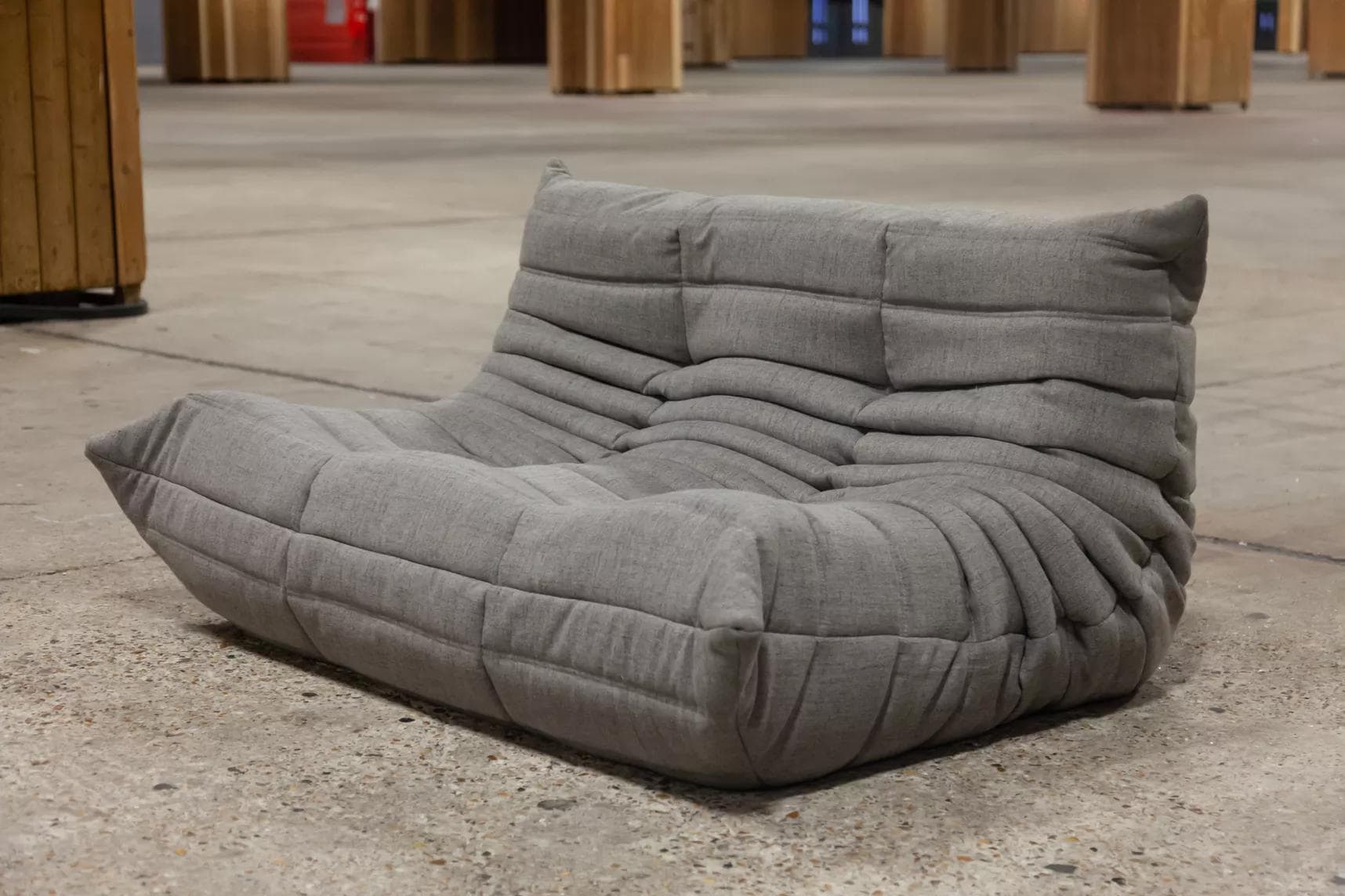 Sofa Togo dwuosobowa, tekstylia ciepły szary - 165132