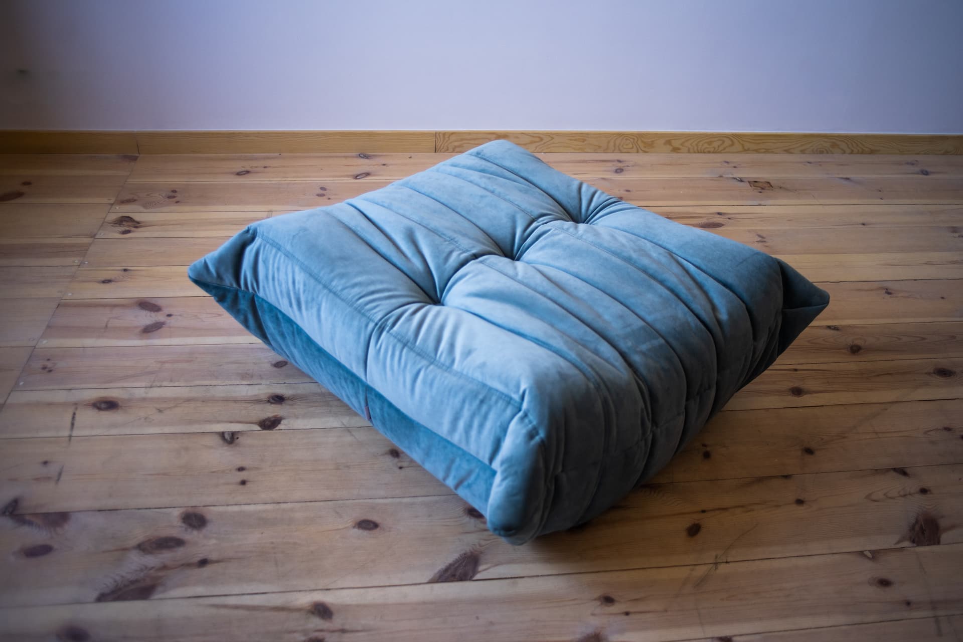 Podnóżek Togo, velvet błękitny lazur - 165629