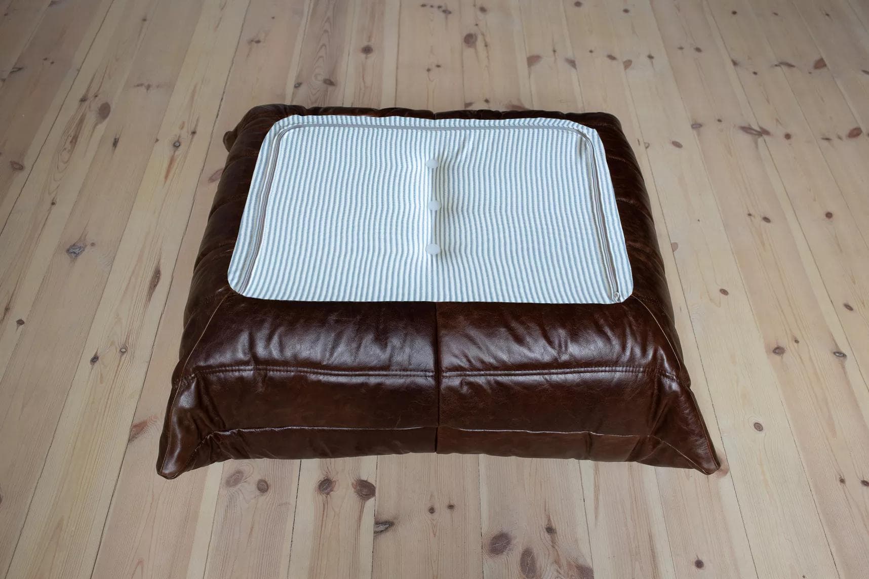 Podnóżek Togo, skóra brązowa dark shiny - 165883