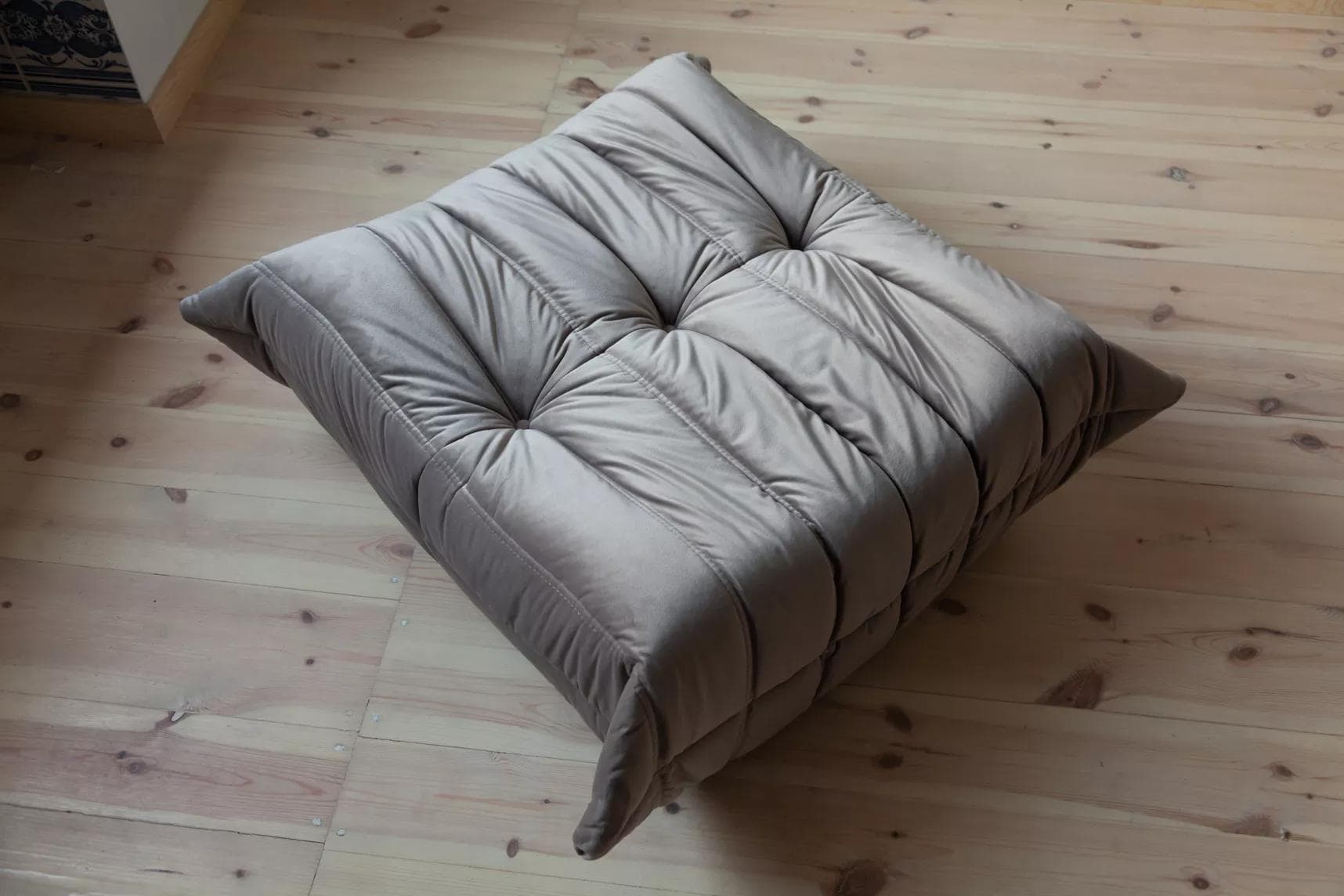 Podnóżek Togo, velvet szary ciepły - 165528