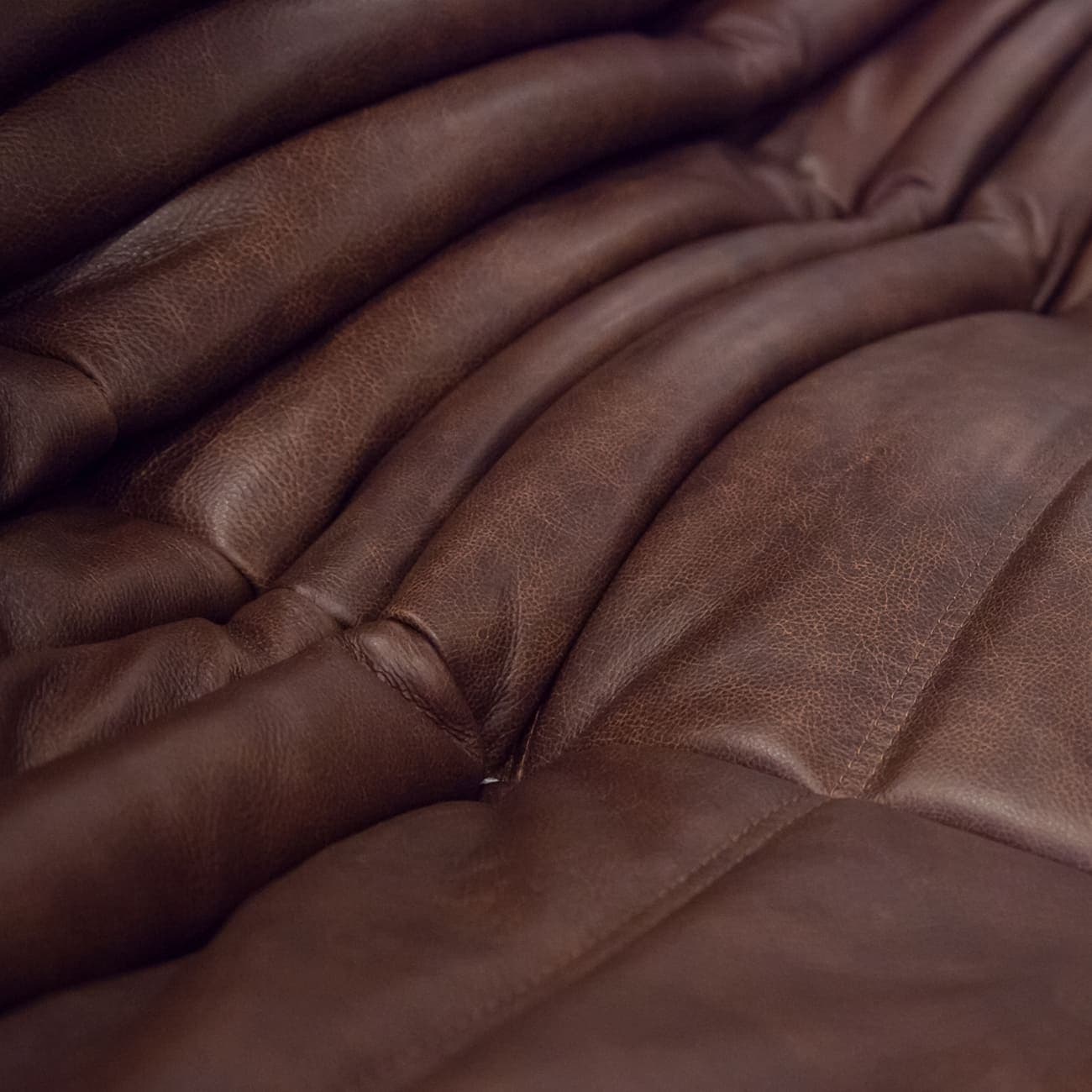 Podnóżek Togo, skóra czekoladowy brąz - 165946