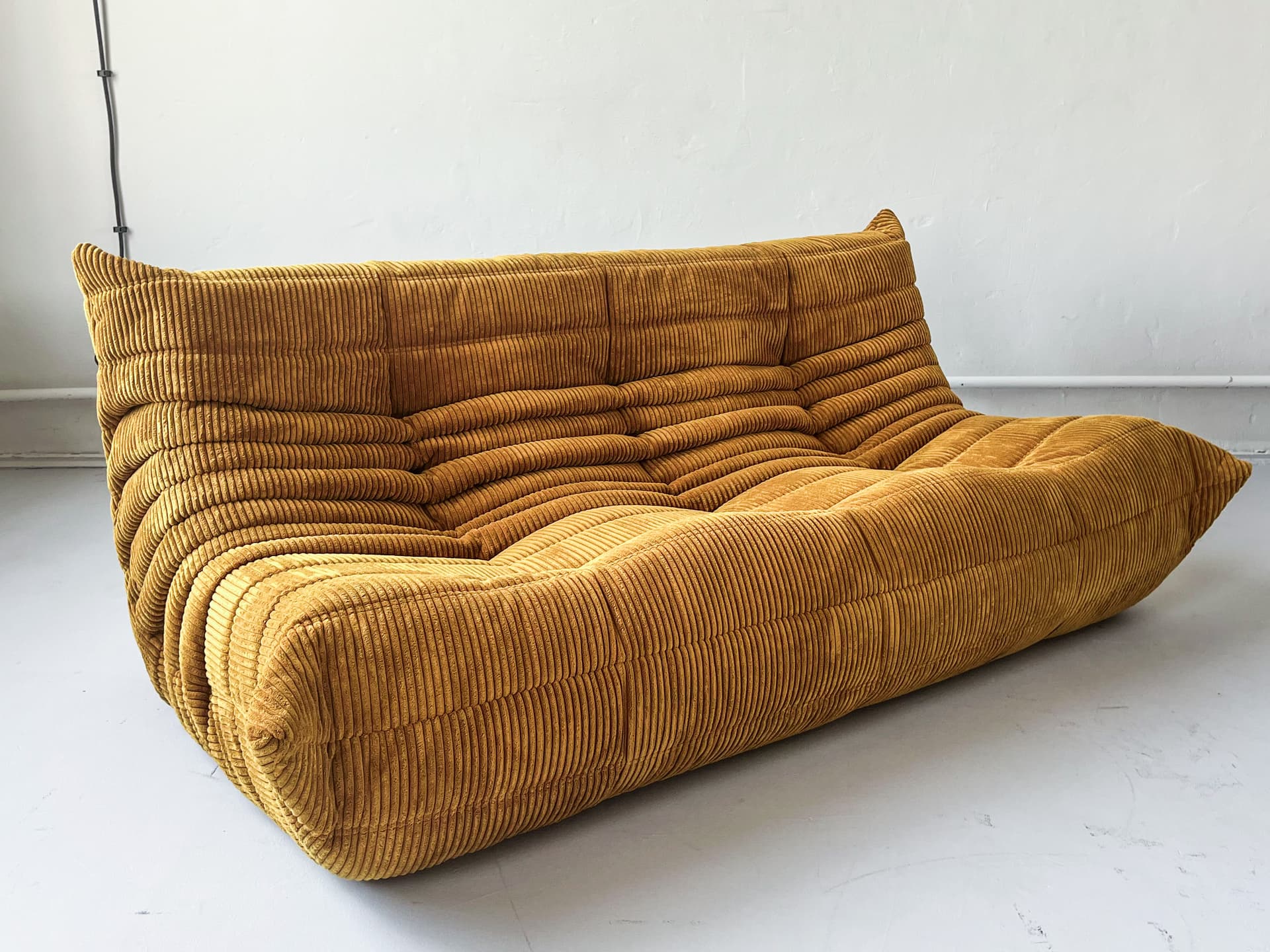 Sofa Togo trzyosobowa, cord piaskowy brąz - 166133