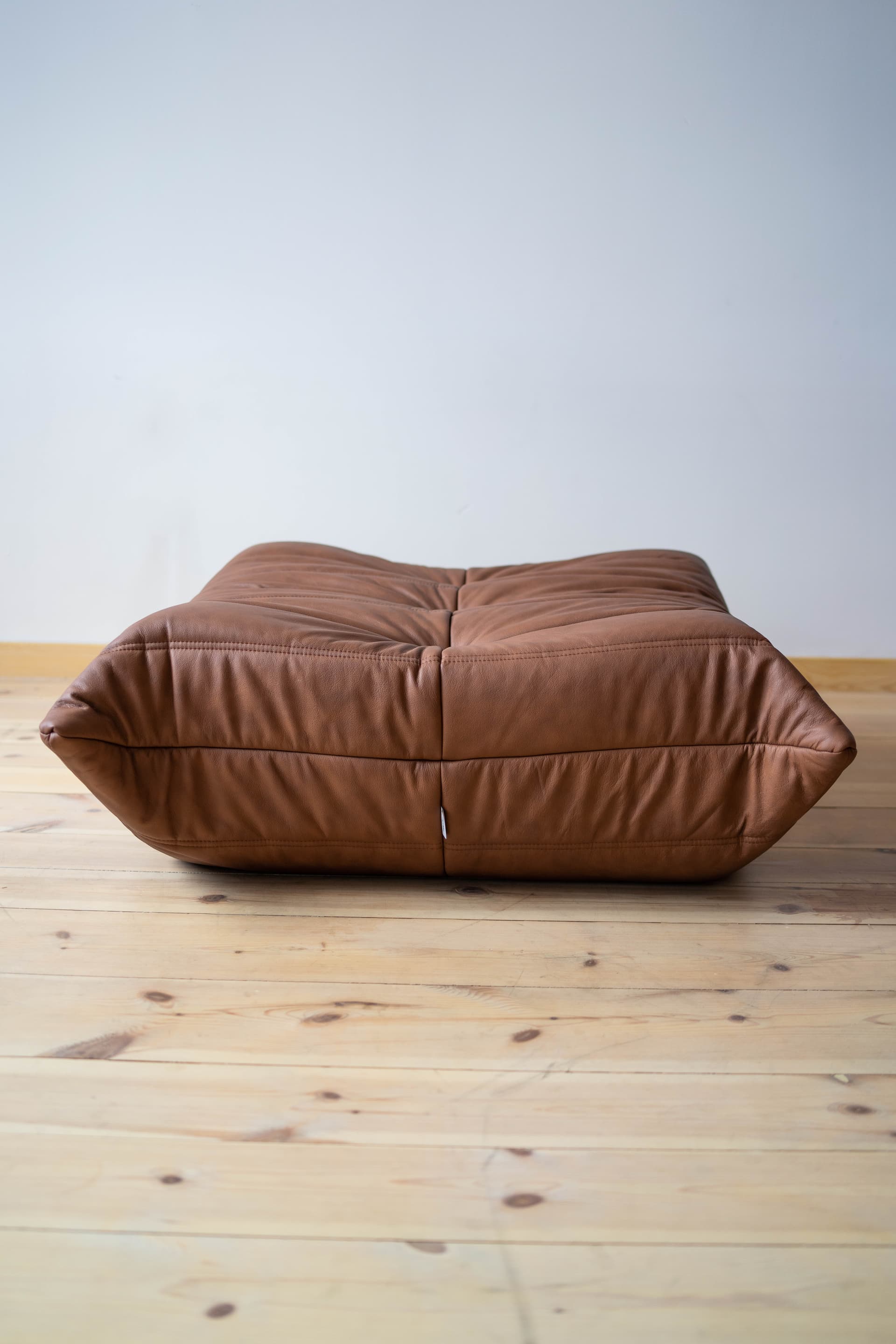 Podnóżek Togo, skóra brązowa folk - 165448