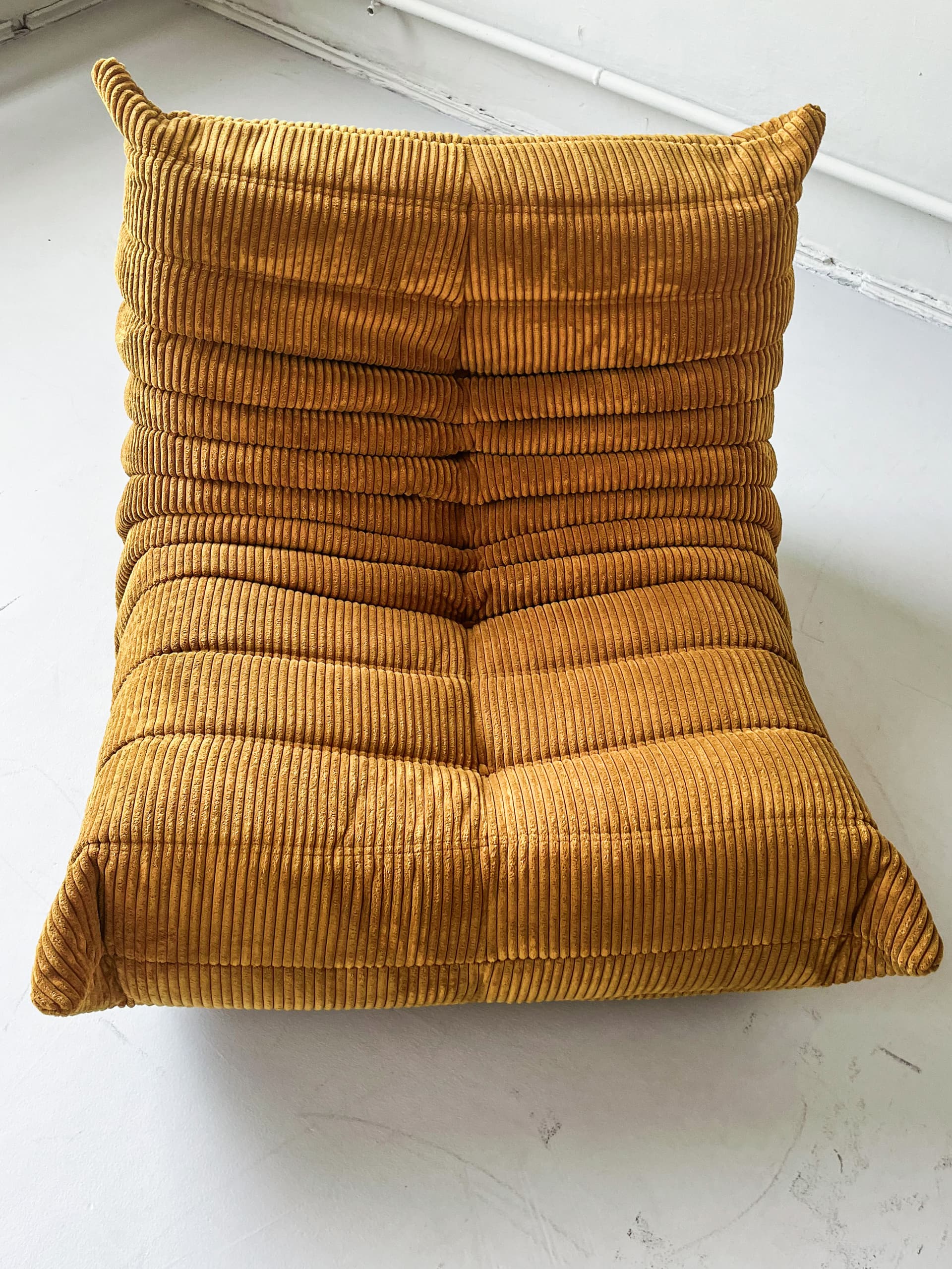 Fotel wypoczynkowy Togo, cord piaskowy brąz - 166160