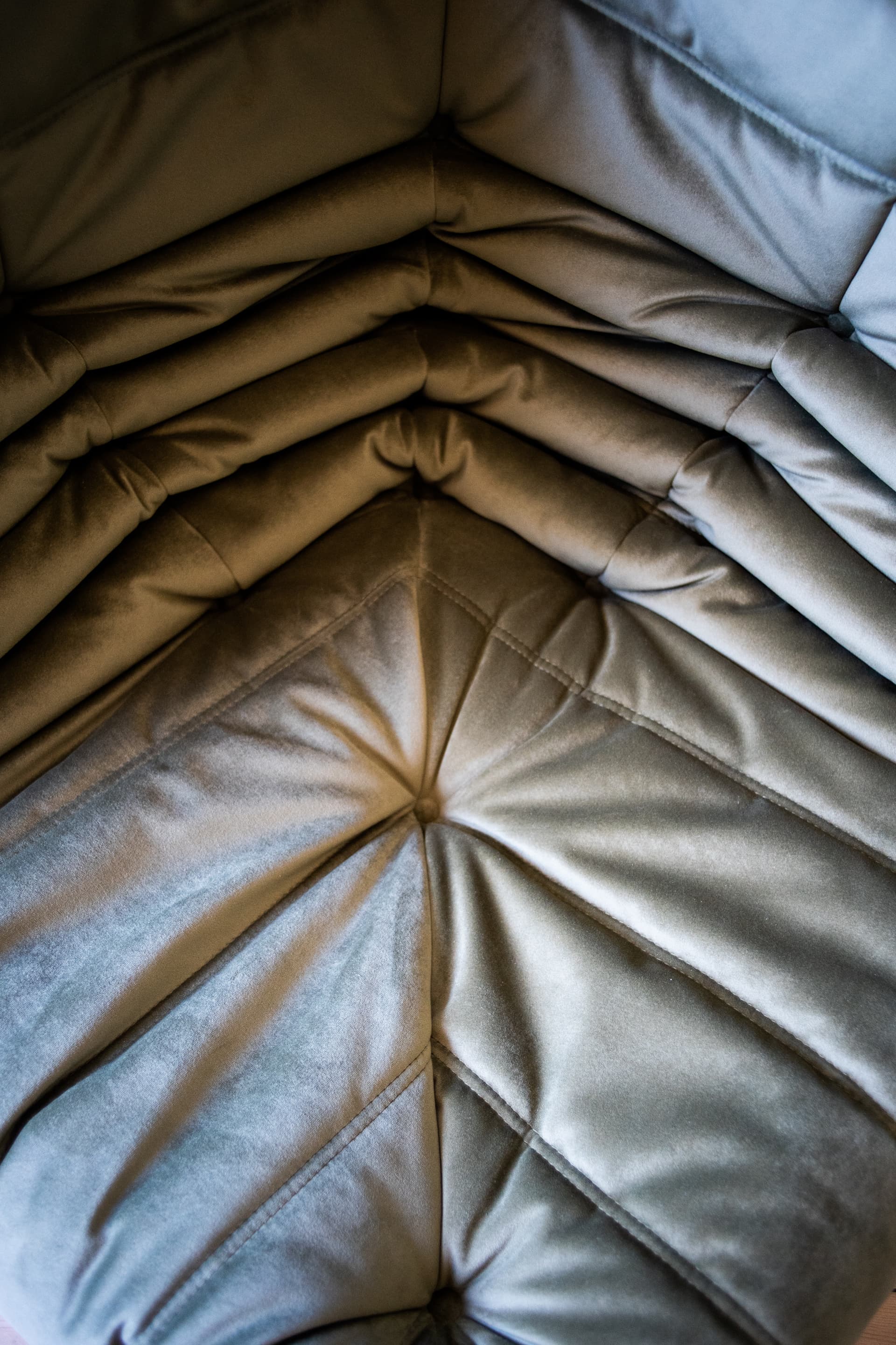 Sofa Togo dwuosobowa, velvet zielony khaki - 166322