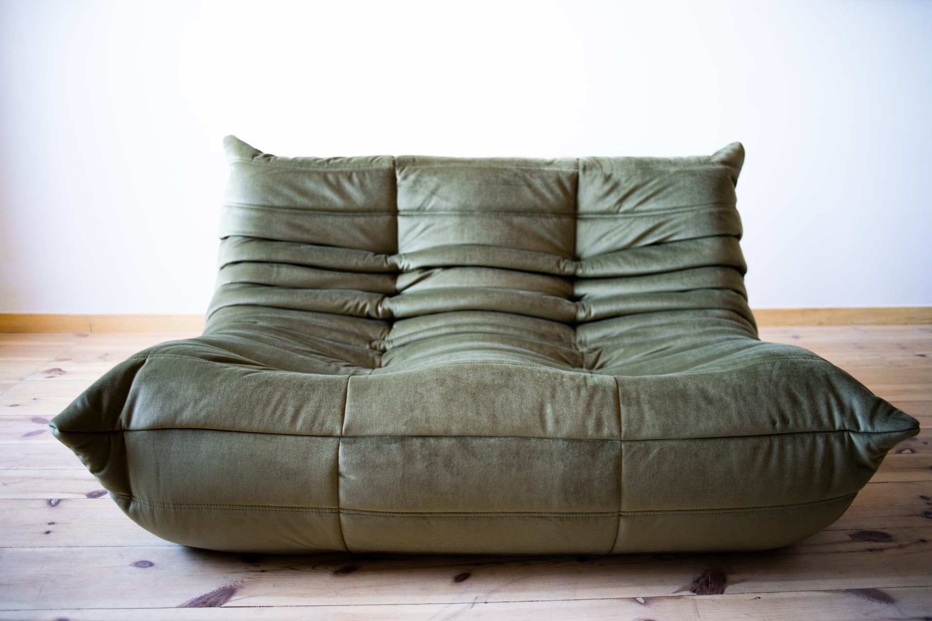 Sofa Togo dwuosobowa, velvet zielony khaki - 166320