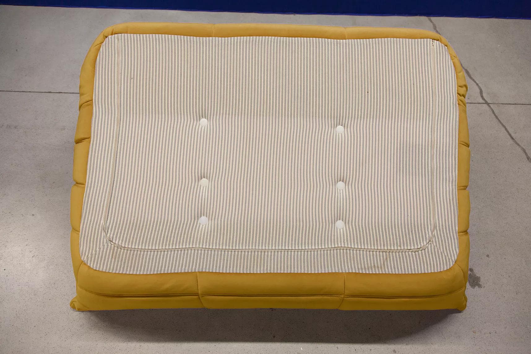 Sofa Togo dwuosobowa, velvet musztardowy żółty - 166274