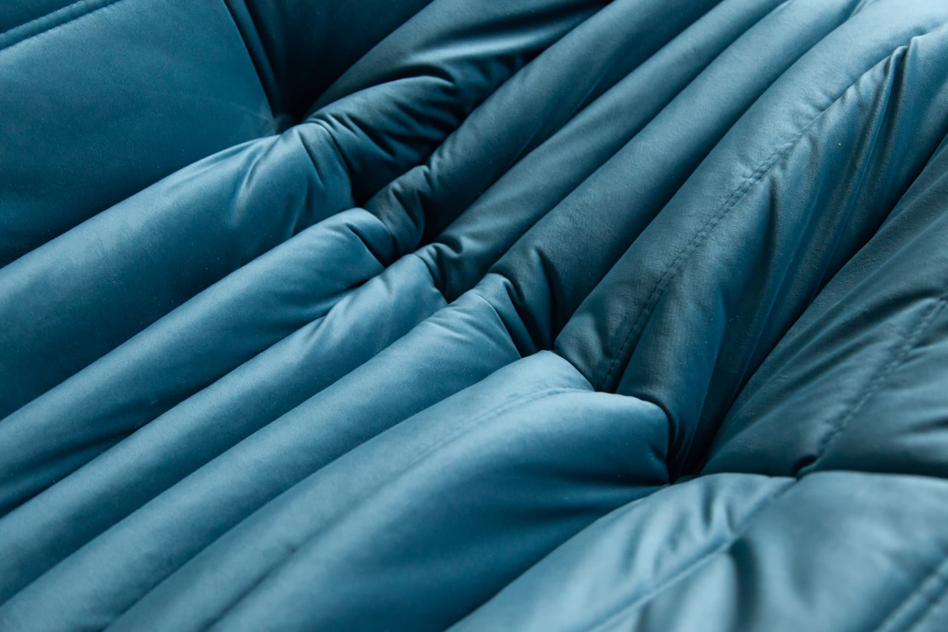 Sofa Togo trzyosobowa, velvet błękitny morski - 166460