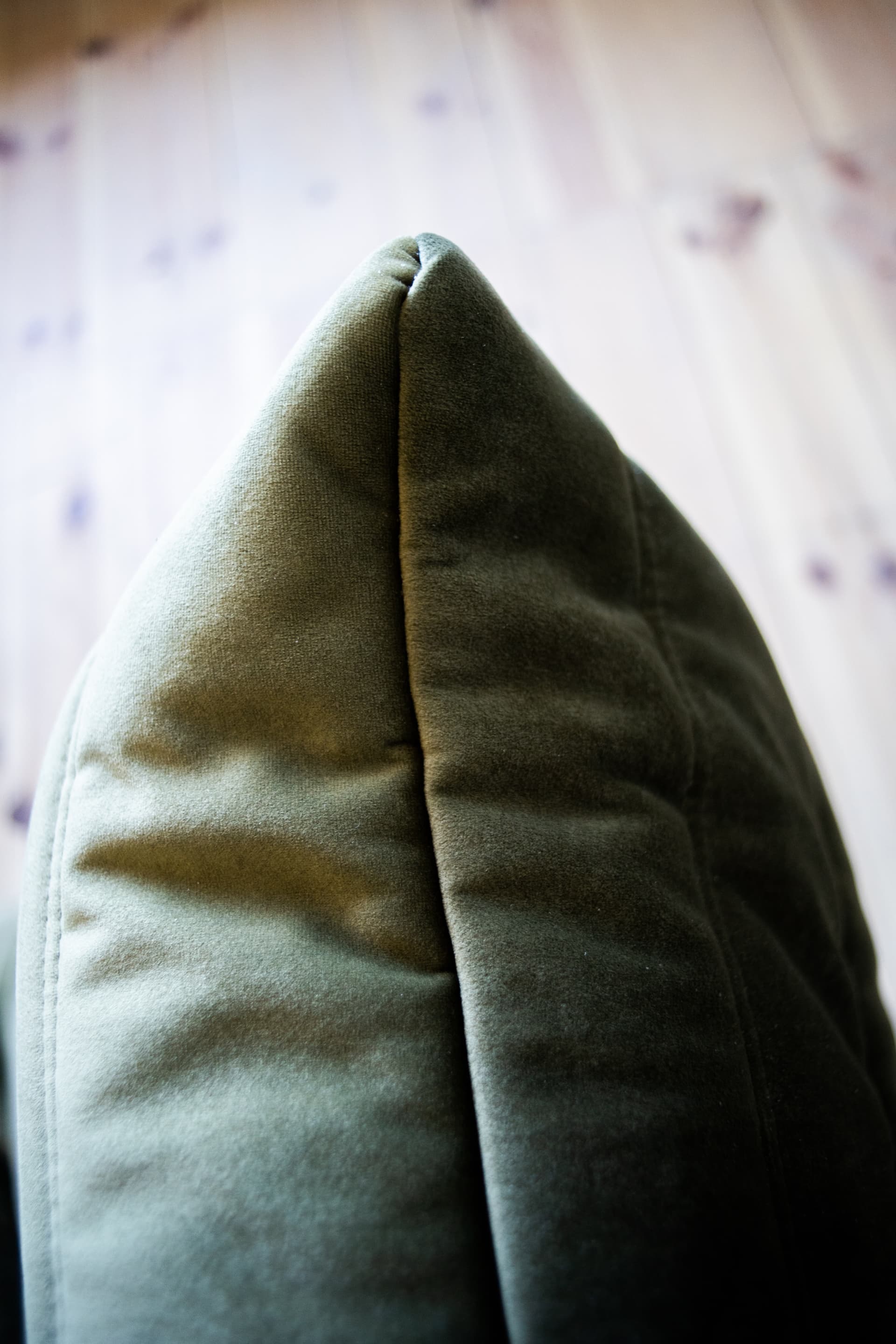 Fotel wypoczynkowy Togo z podnóżkiem, velvet zielony khaki - 166430