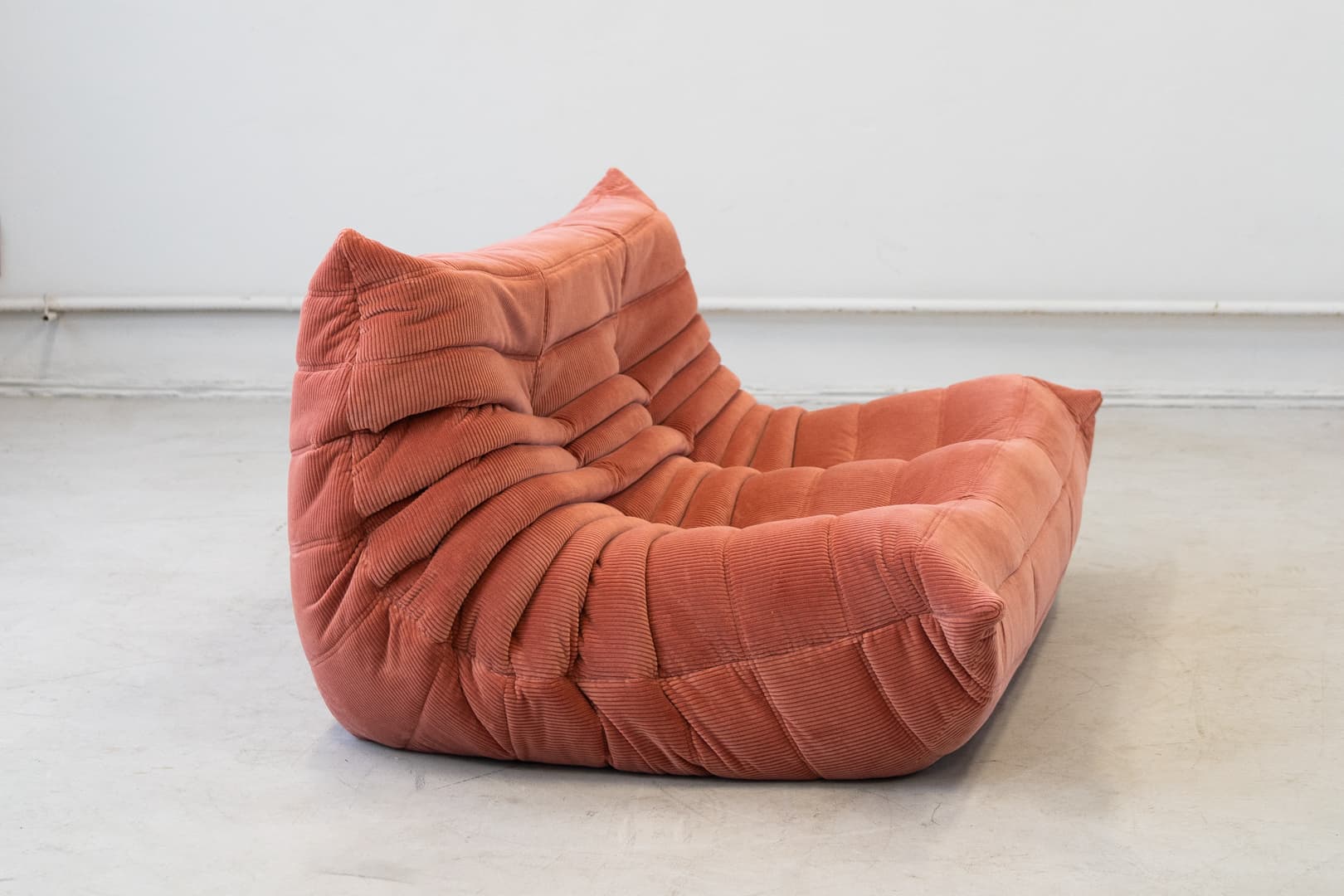 Sofa Togo dwuosobowa, cord coral - 166513