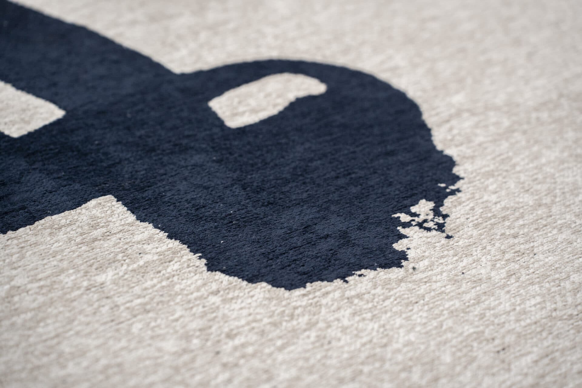 Rug Ribbon Sea Ink 200x280 cm navy blue, white, Louis De Poortere - 52841